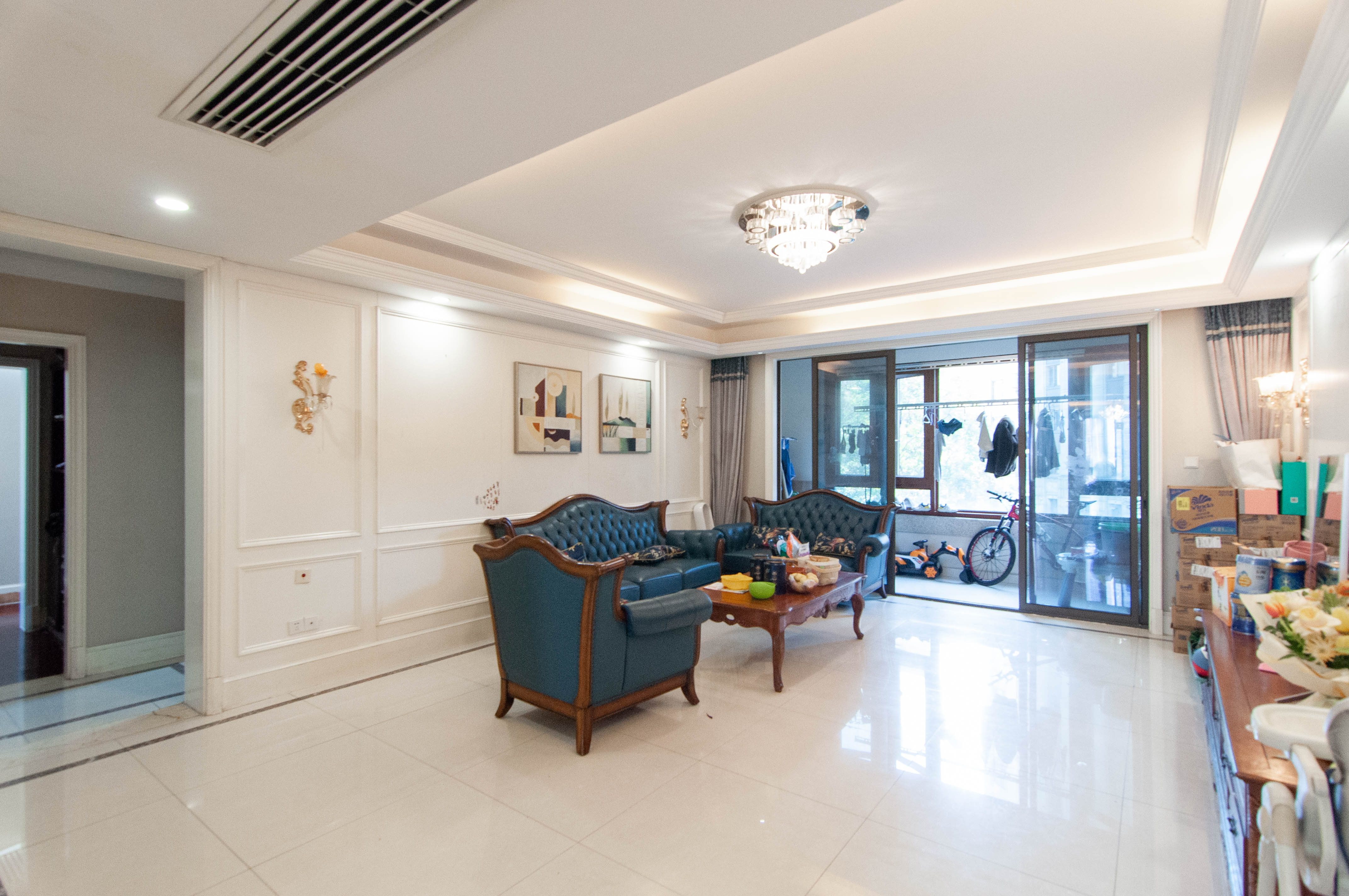 金茂梅溪湖  4室2厅2卫    360.0万客厅