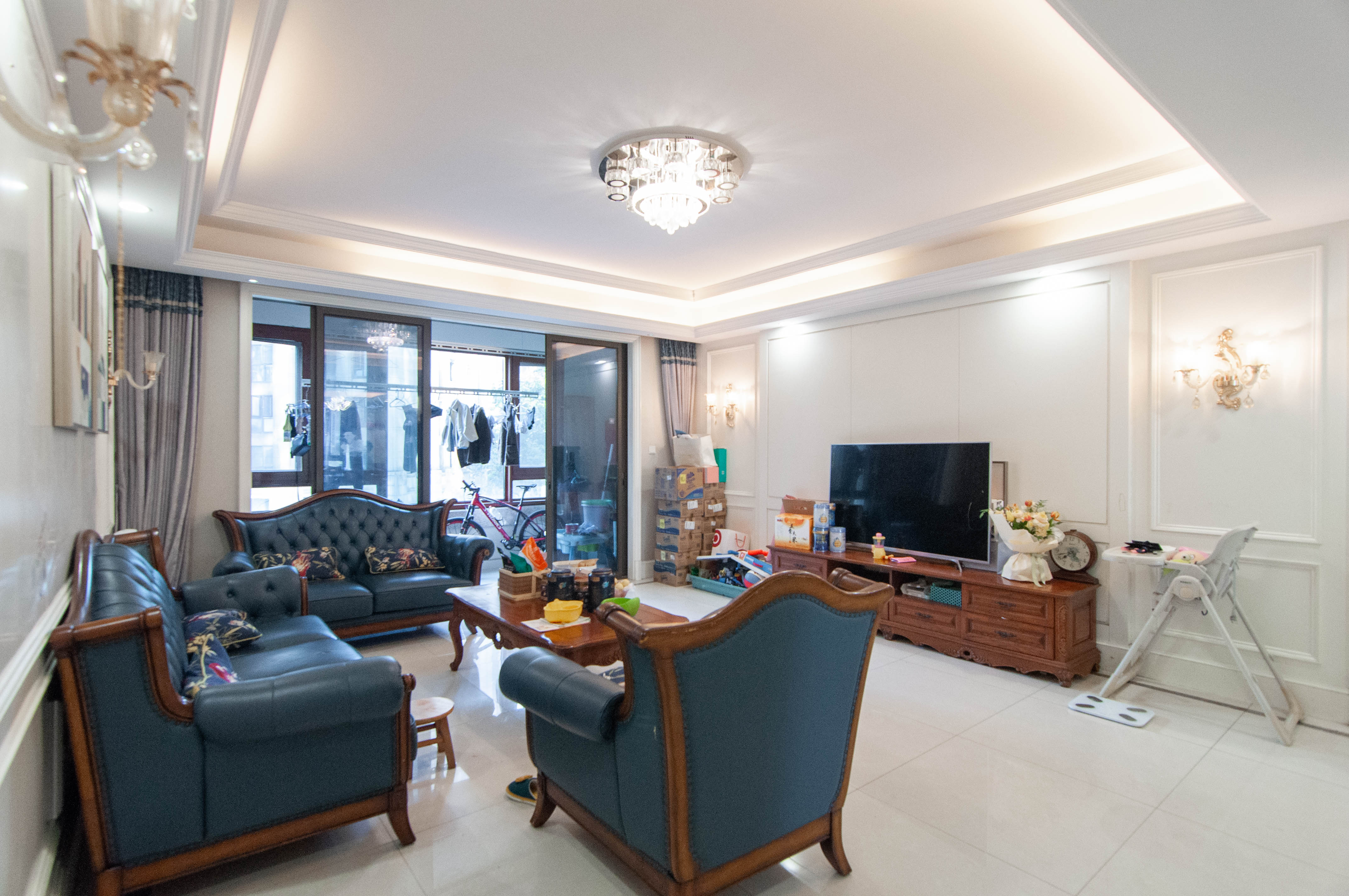 金茂梅溪湖  4室2厅2卫    360.0万客厅