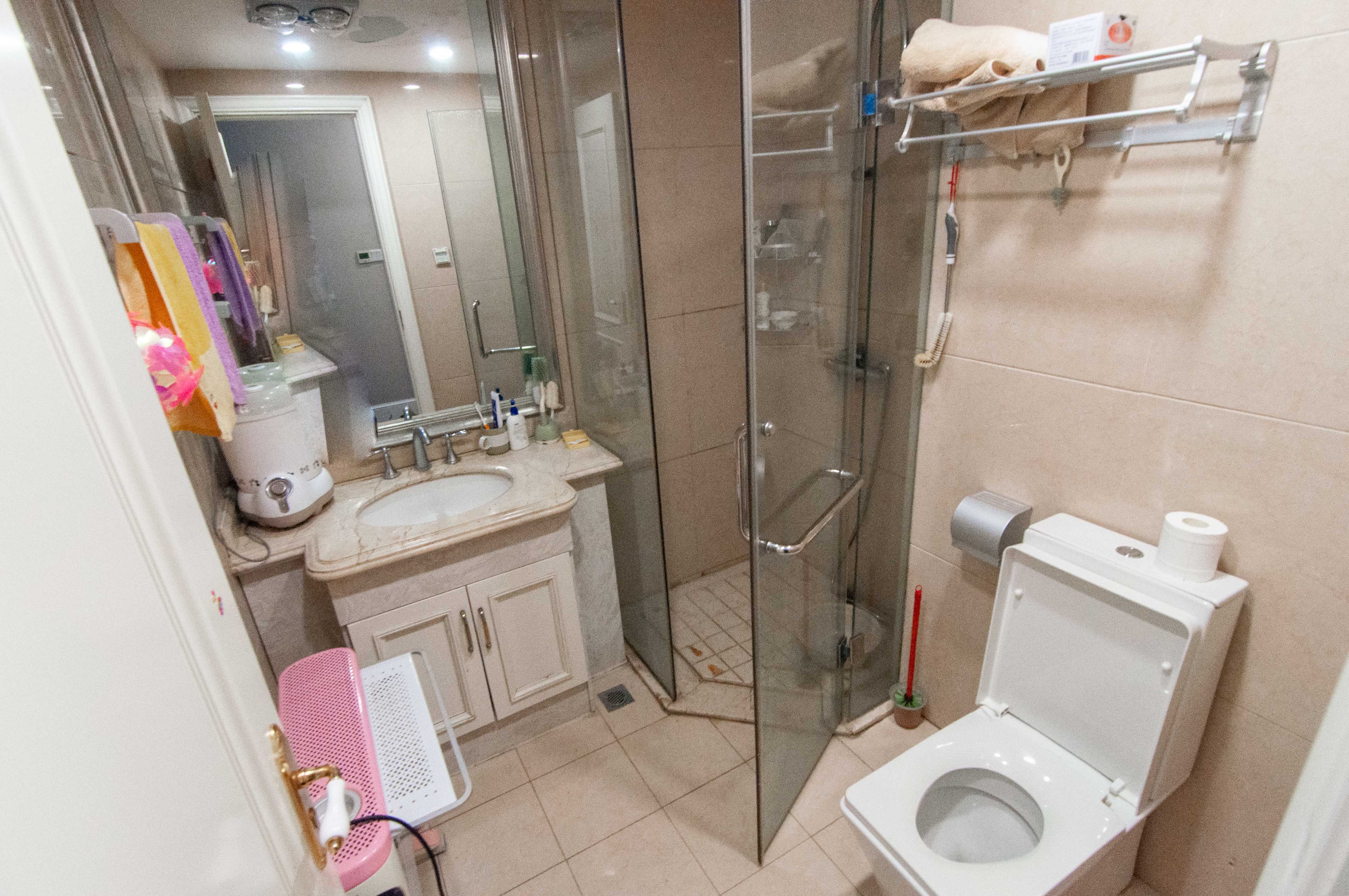 金茂梅溪湖  4室2厅2卫    360.0万卫生间