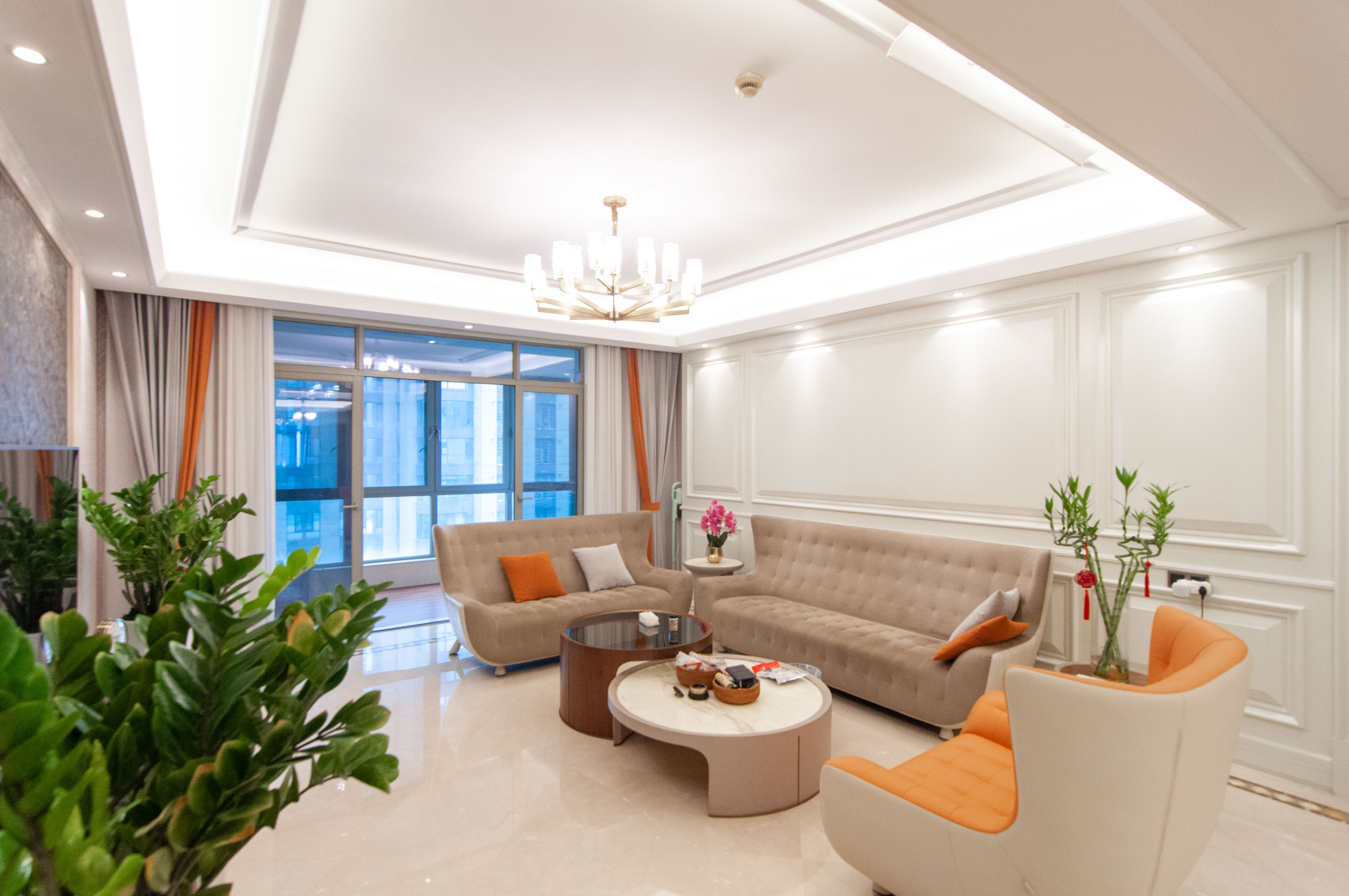 梅溪湖金茂府(金茂广场)(金茂览秀城) 4室2厅4卫 678.0万 梅溪湖金茂府(金茂广场)(金茂览秀城) 4室2厅4卫 678.0万客厅