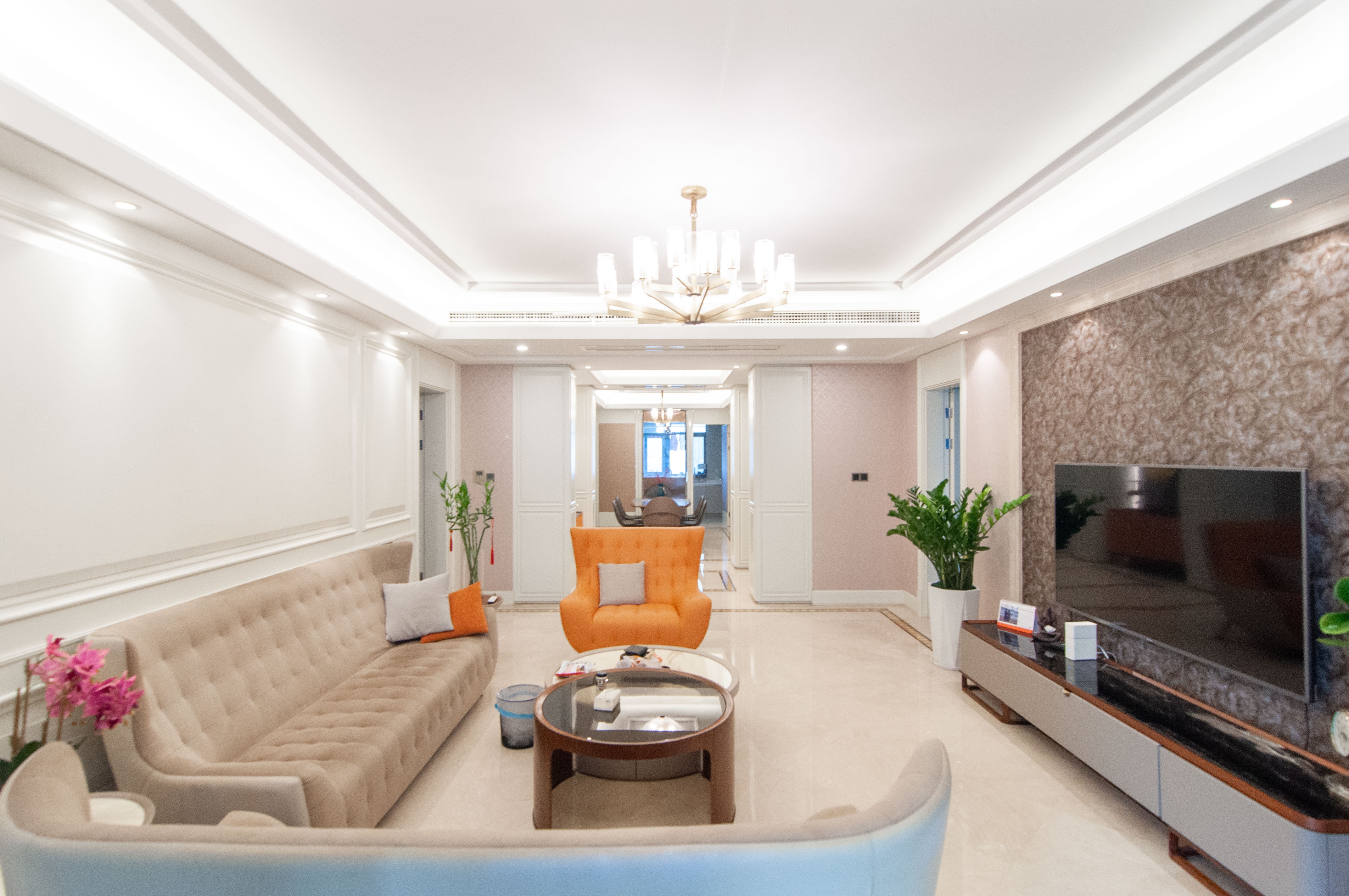 梅溪湖金茂府(金茂广场)(金茂览秀城) 4室2厅4卫 678.0万 梅溪湖金茂府(金茂广场)(金茂览秀城) 4室2厅4卫 678.0万客厅