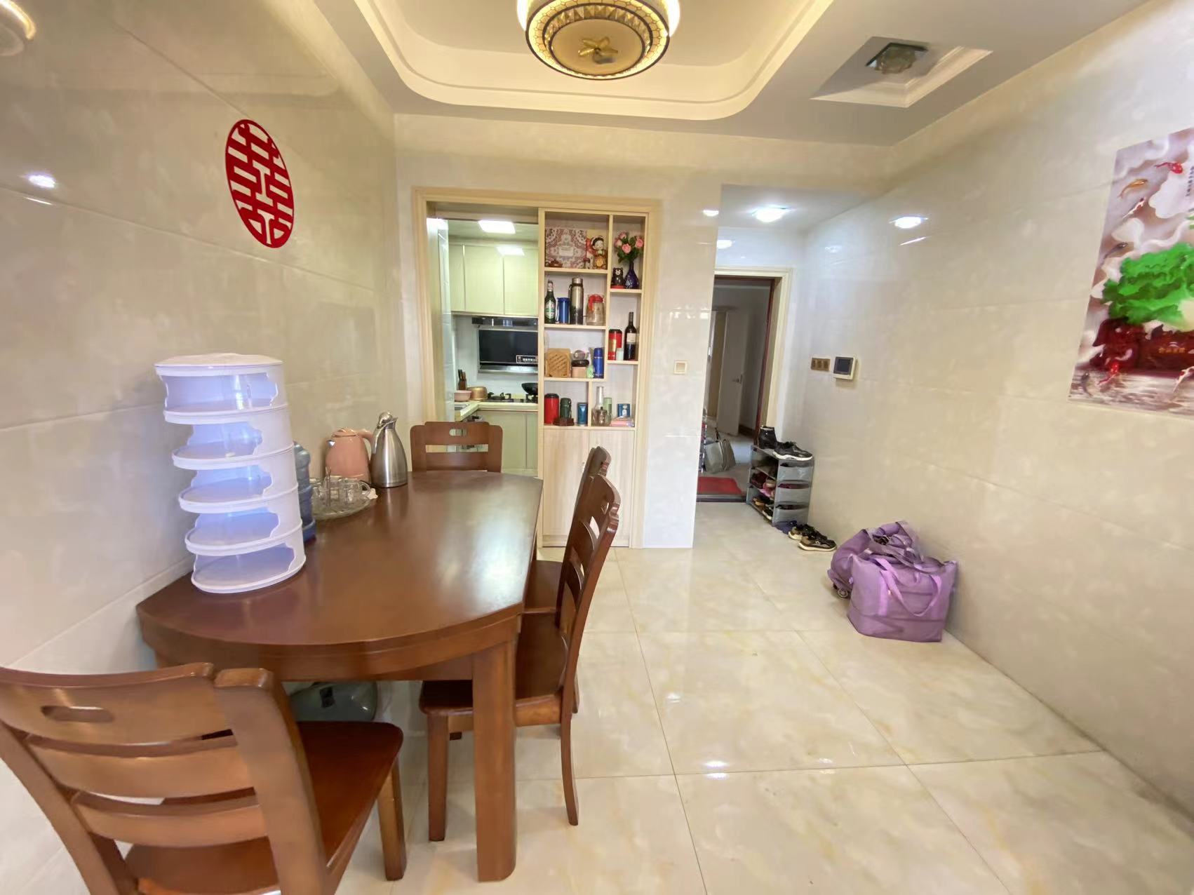 日盛山湖城 3室2厅1卫 1800.0元/月 日盛山湖城 3室2厅1卫 1800.0元/月室内图