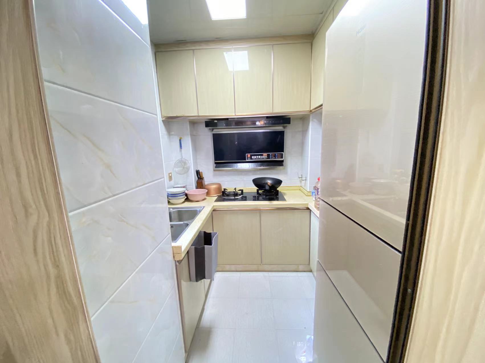 日盛山湖城 3室2厅1卫 1800.0元/月 日盛山湖城 3室2厅1卫 1800.0元/月室内图