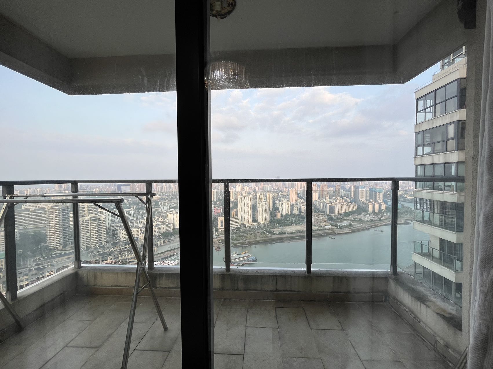 恒大外滩  3室2厅2卫   4200.00元/月室内图
