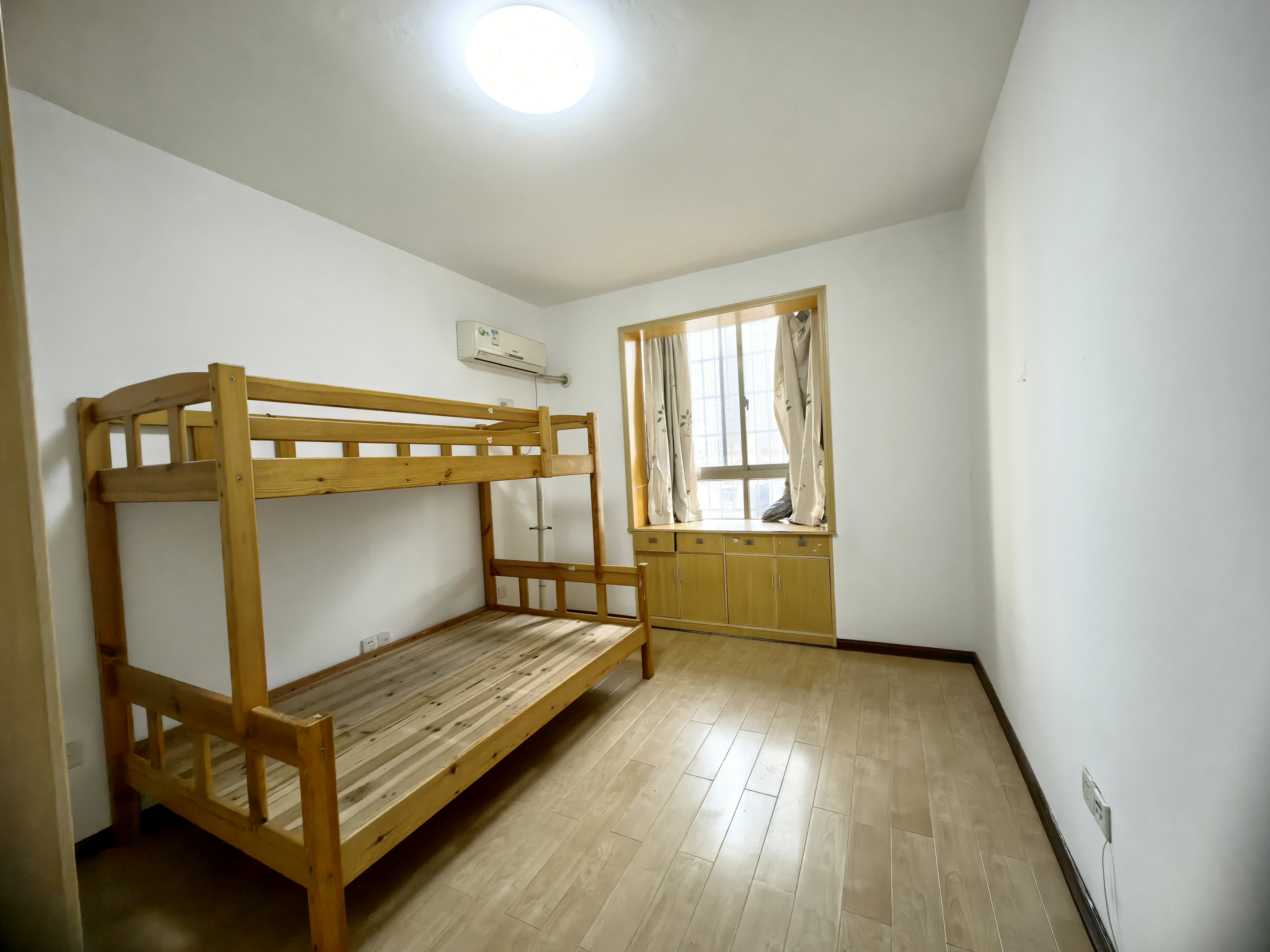 都市金领  3室2厅1卫    3100.0元/月室内图