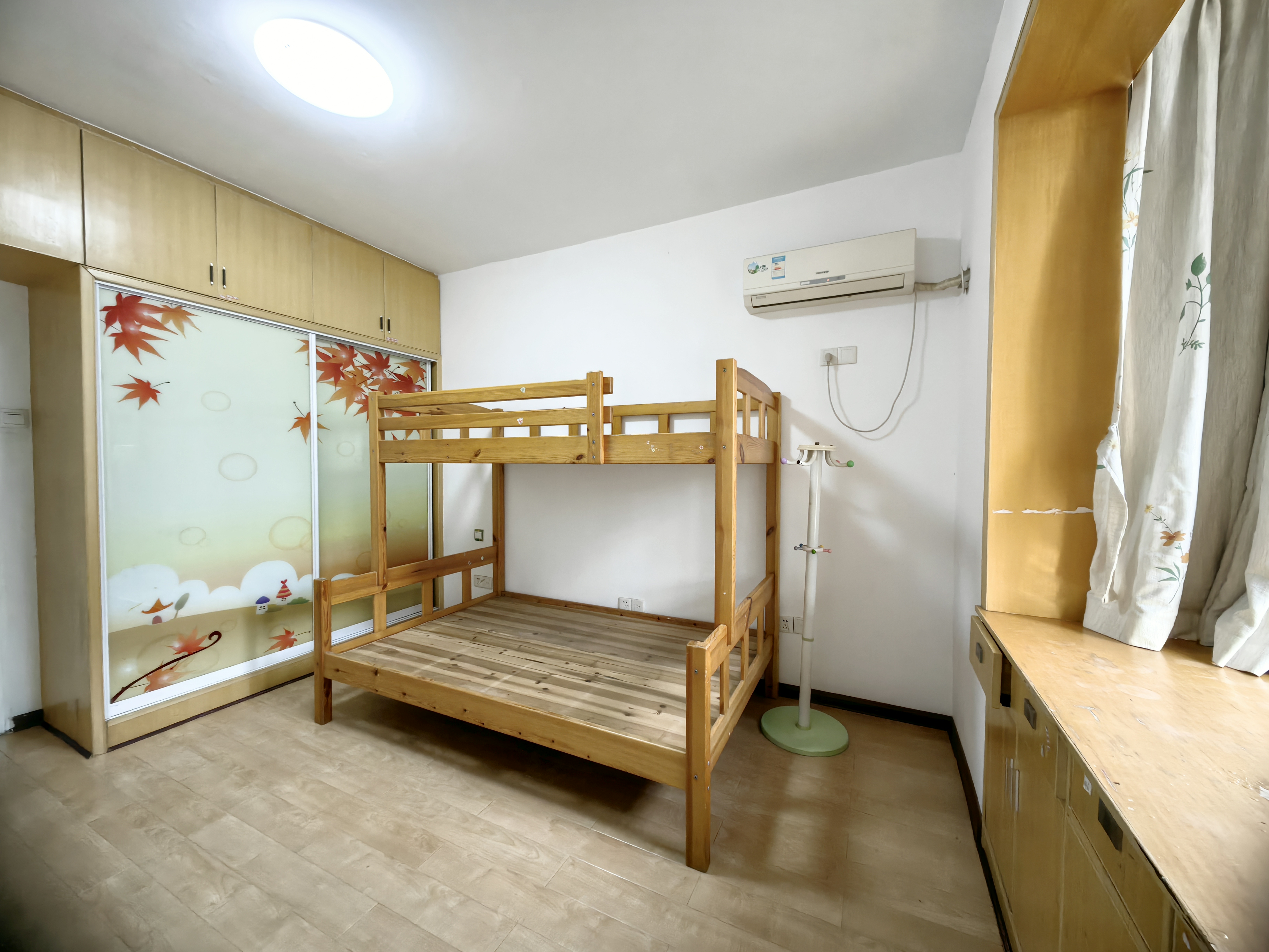 都市金领  3室2厅1卫    3100.0元/月室内图