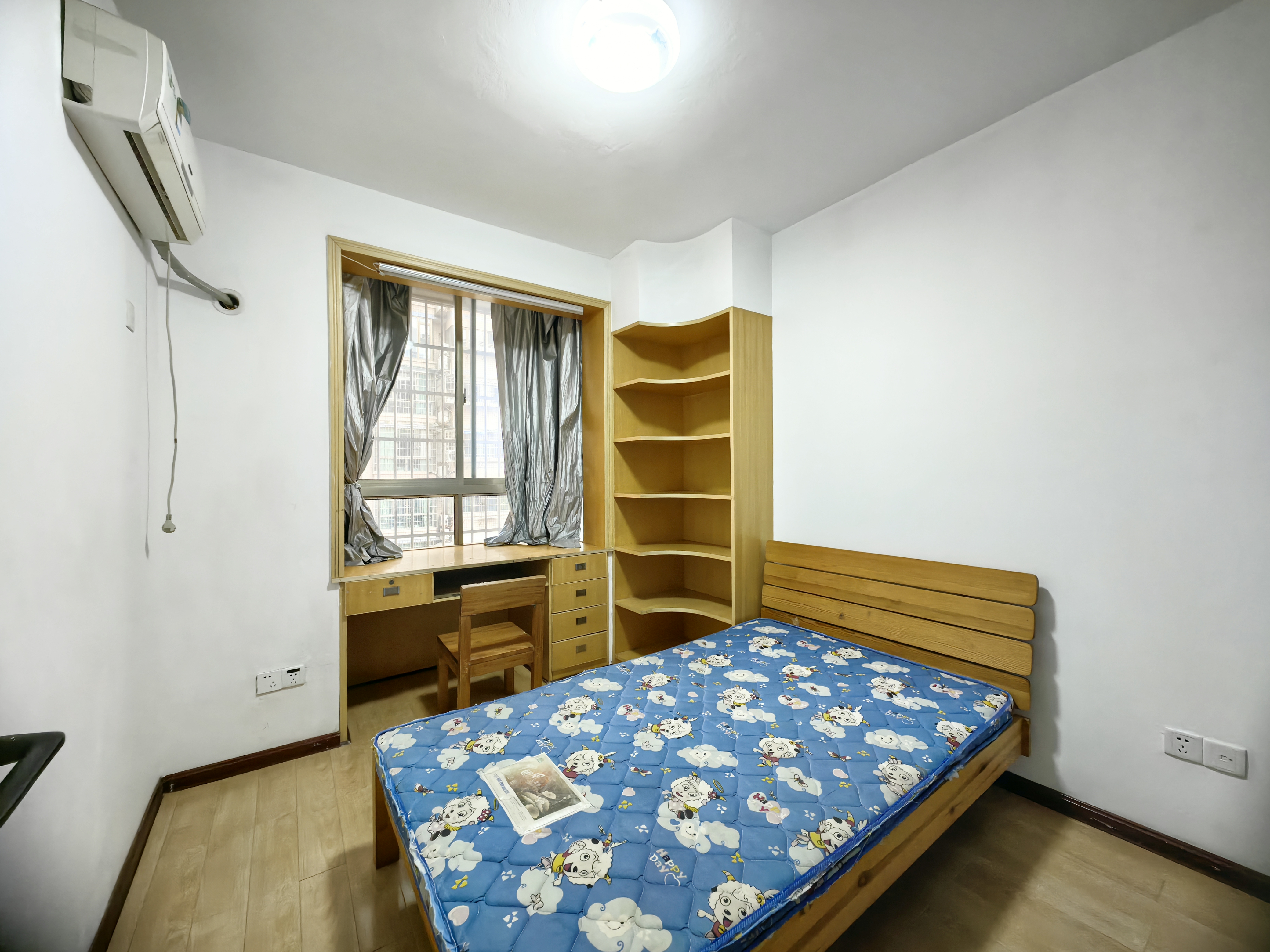 都市金领  3室2厅1卫    3100.0元/月室内图