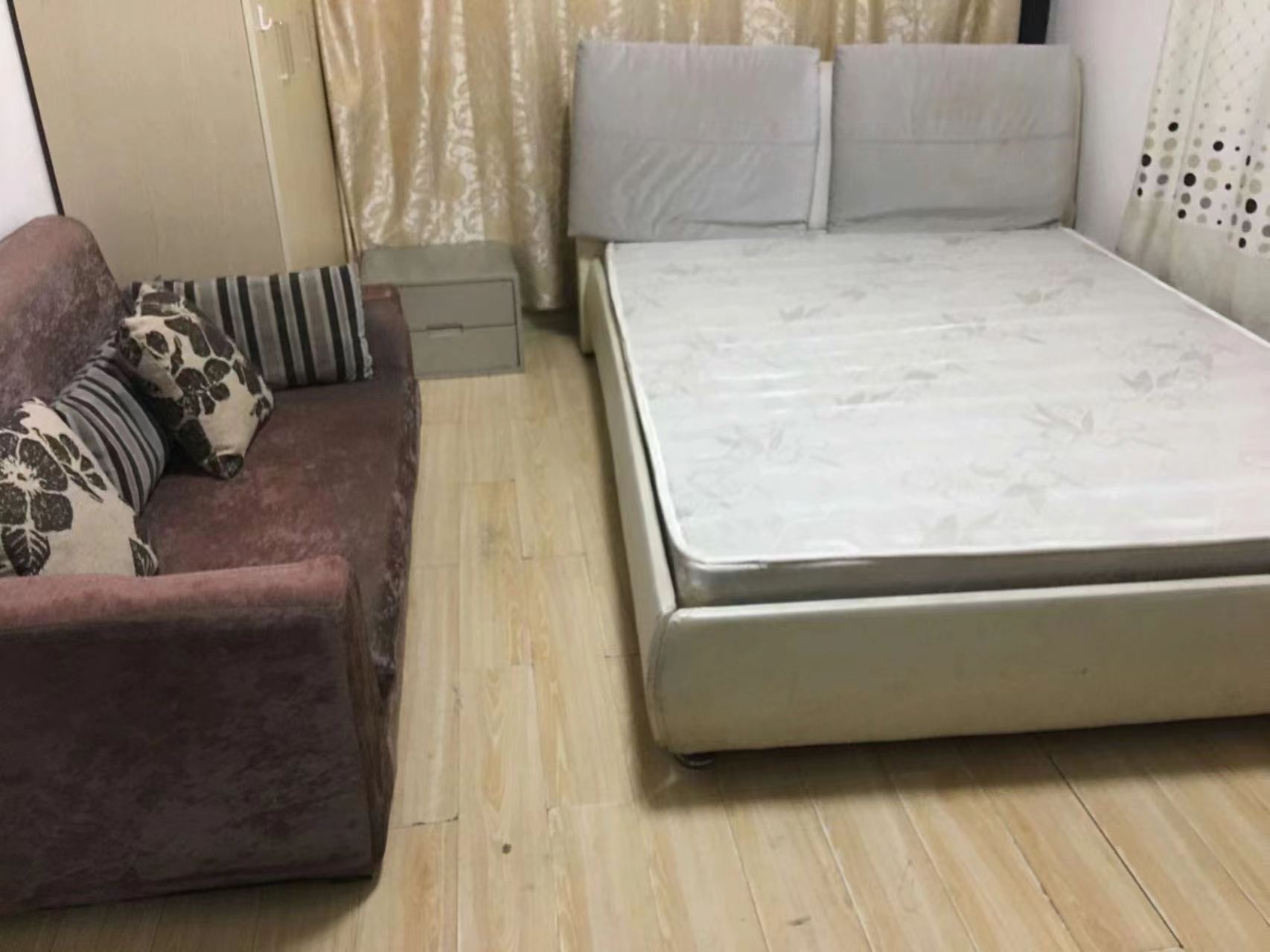 湘中园  1室1厅1卫    550.0元/月 湘中园  1室1厅1卫    550.0元/月室内图