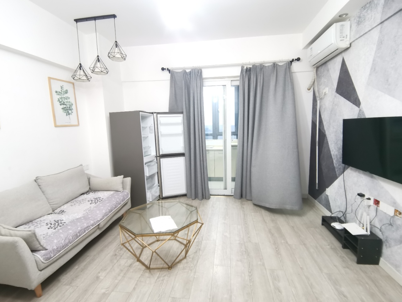 丰园城(鄱阳小区二期) 1室1厅1卫 1450.0元/月 丰园城(鄱阳小区二期) 1室1厅1卫 1450.0元/月室内图