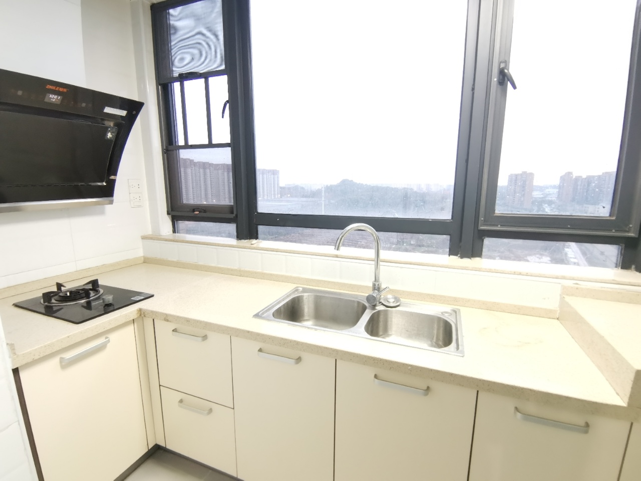 丰园城(鄱阳小区二期) 1室1厅1卫 1450.0元/月 丰园城(鄱阳小区二期) 1室1厅1卫 1450.0元/月室内图