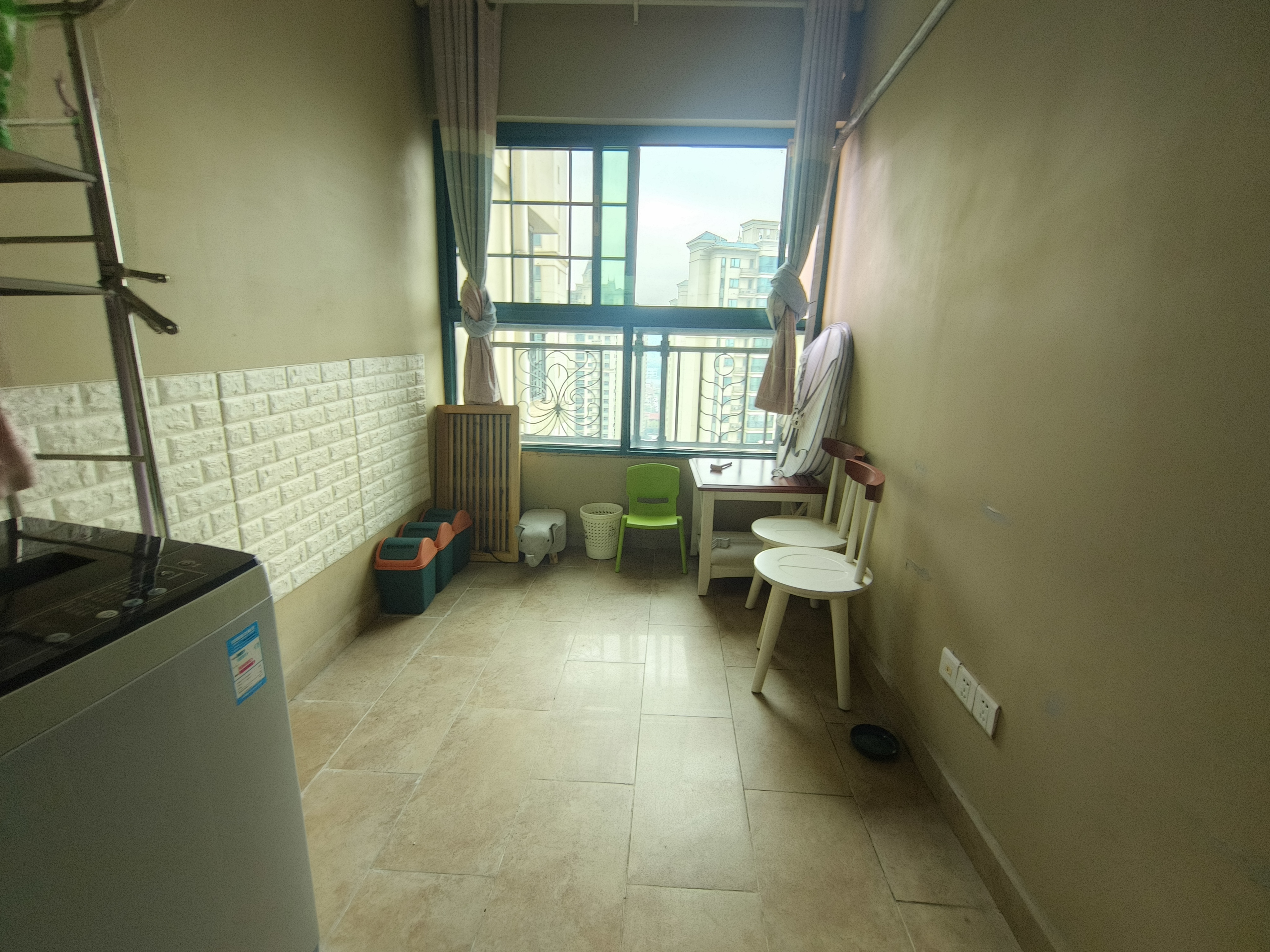 恒大绿洲  1室1厅1卫    1500.0元/月 恒大绿洲  1室1厅1卫    1500.0元/月室内图