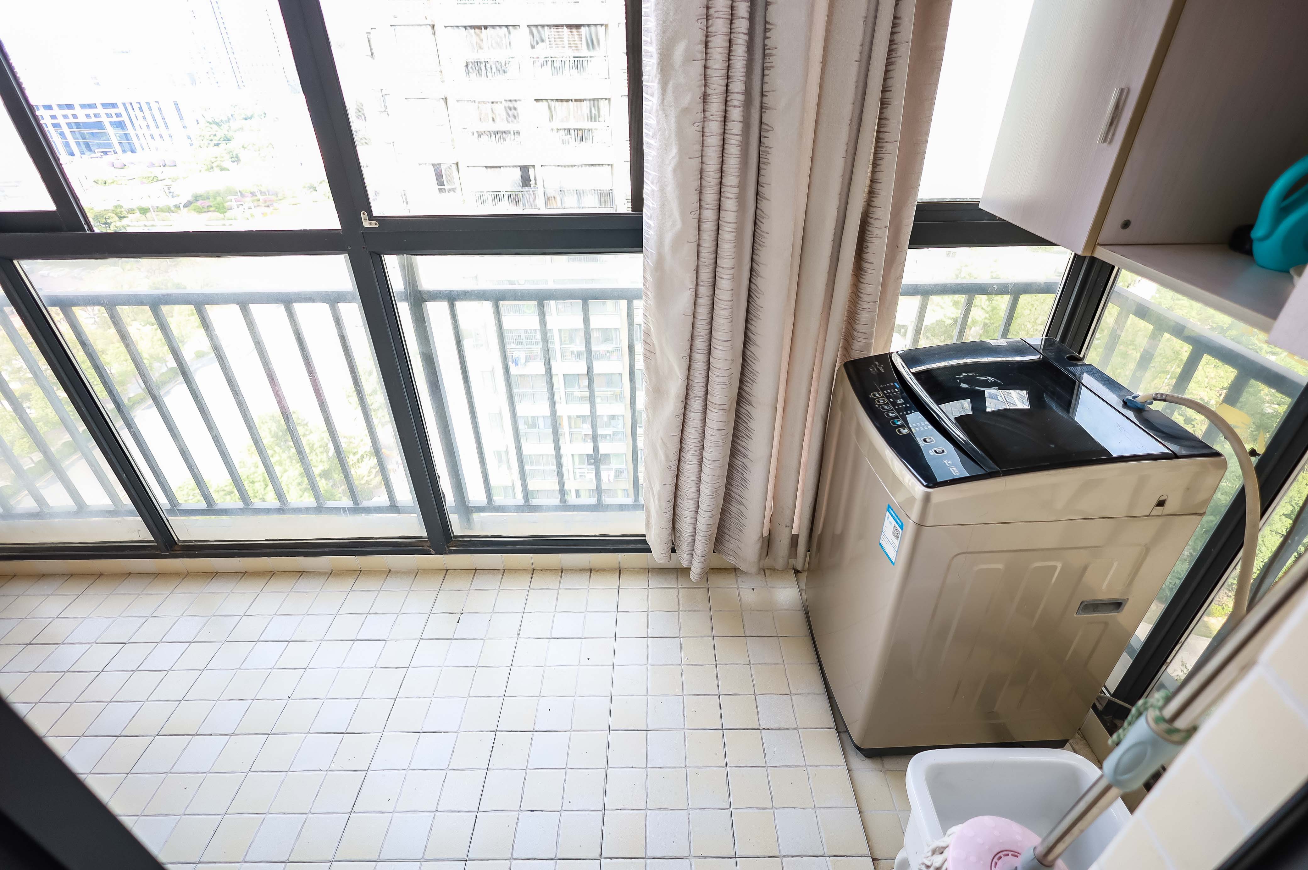 莱茵城  3室2厅1卫   82.80万阳台