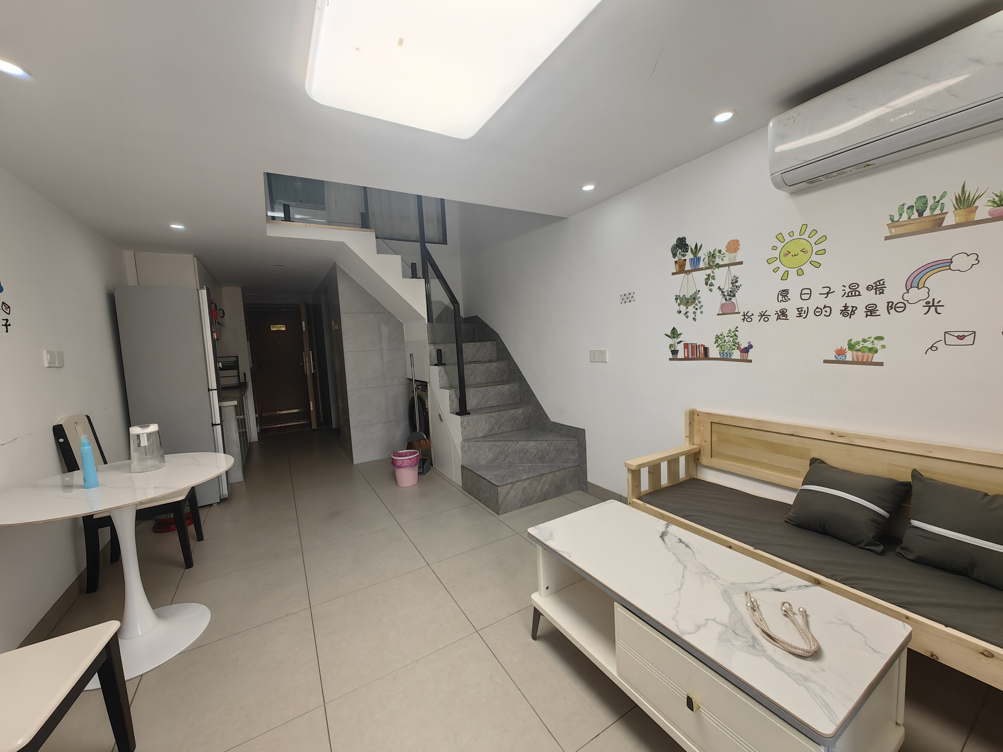 卓越江岸 2室1厅1卫 2600.0元/月 卓越江岸 2室1厅1卫 2600.0元/月室内图