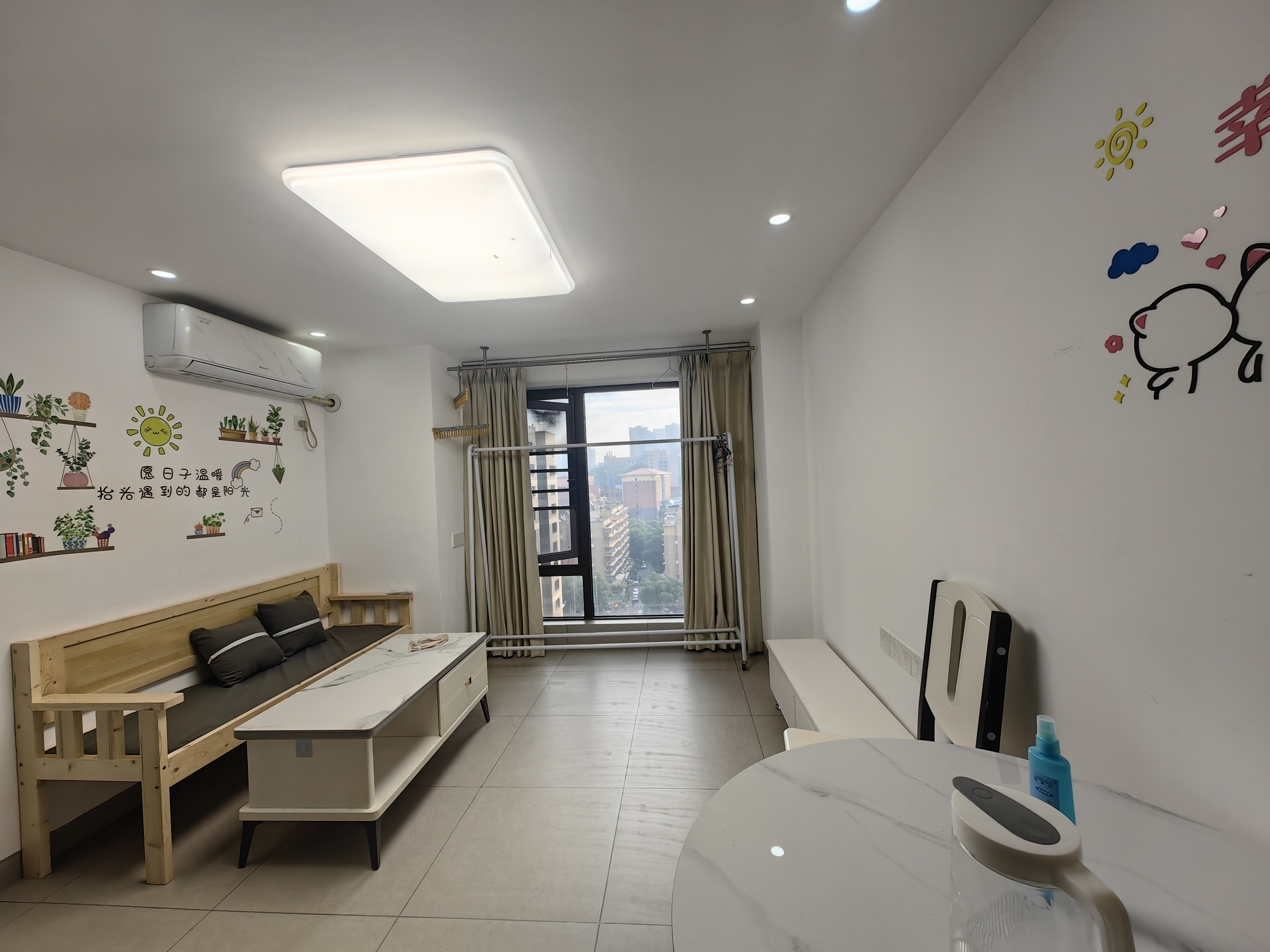 卓越江岸 2室1厅1卫 2600.0元/月 卓越江岸 2室1厅1卫 2600.0元/月室内图