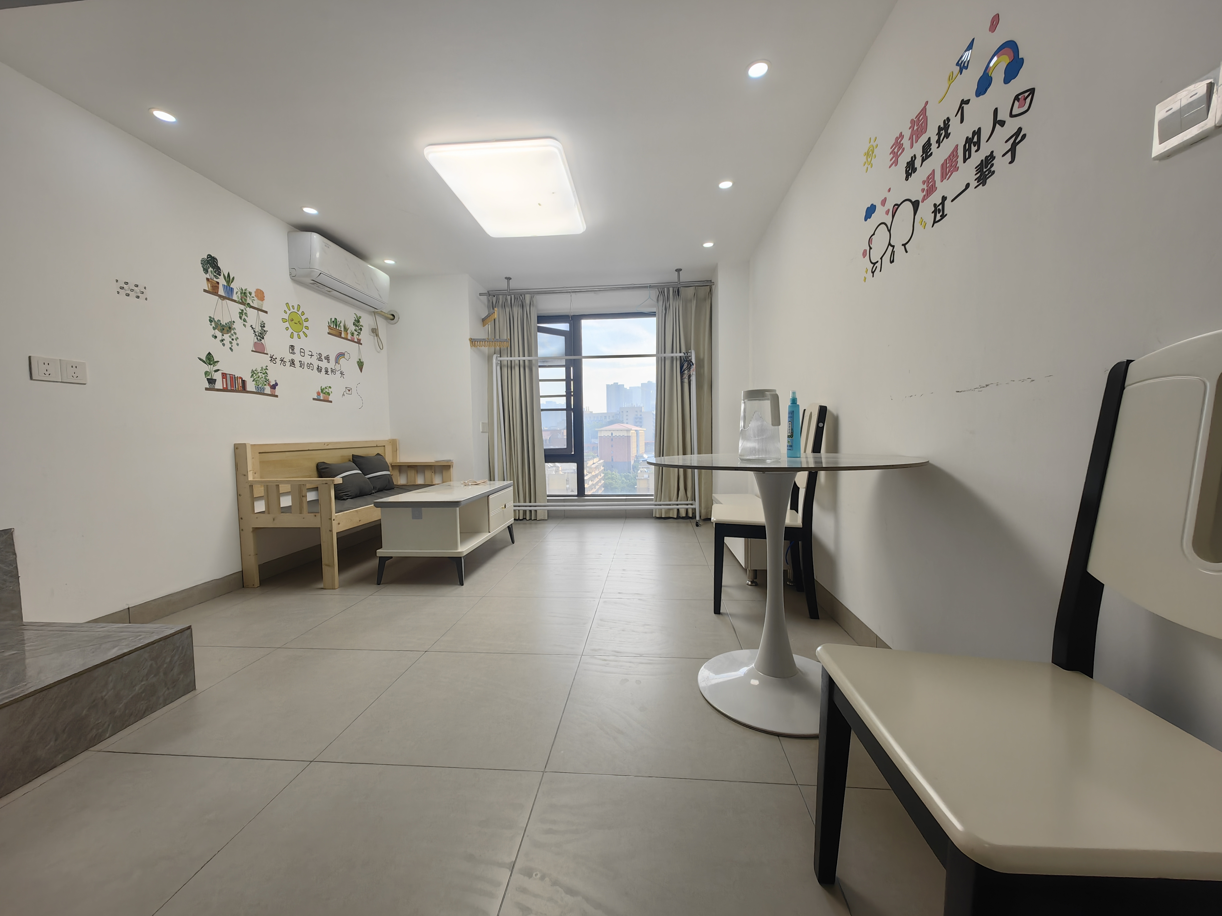 卓越江岸 2室1厅1卫 2600.0元/月 卓越江岸 2室1厅1卫 2600.0元/月室内图