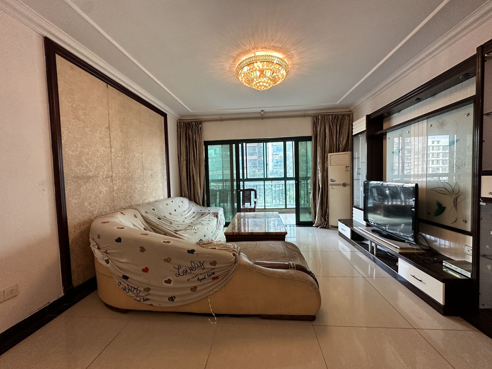 恒大名都  3室2厅2卫    1500.0元/月 恒大名都  3室2厅2卫    1500.0元/月室内图