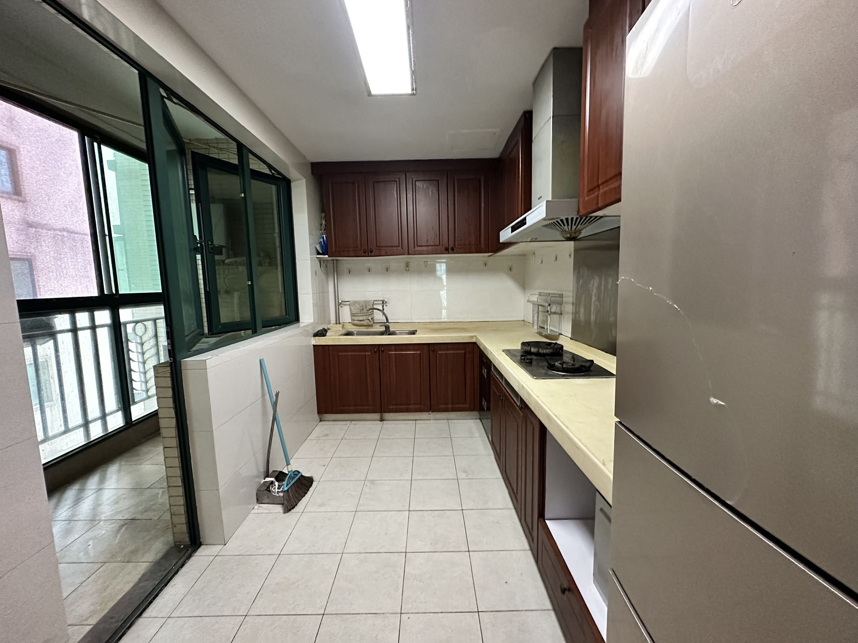 恒大名都  3室2厅2卫    1500.0元/月 恒大名都  3室2厅2卫    1500.0元/月室内图