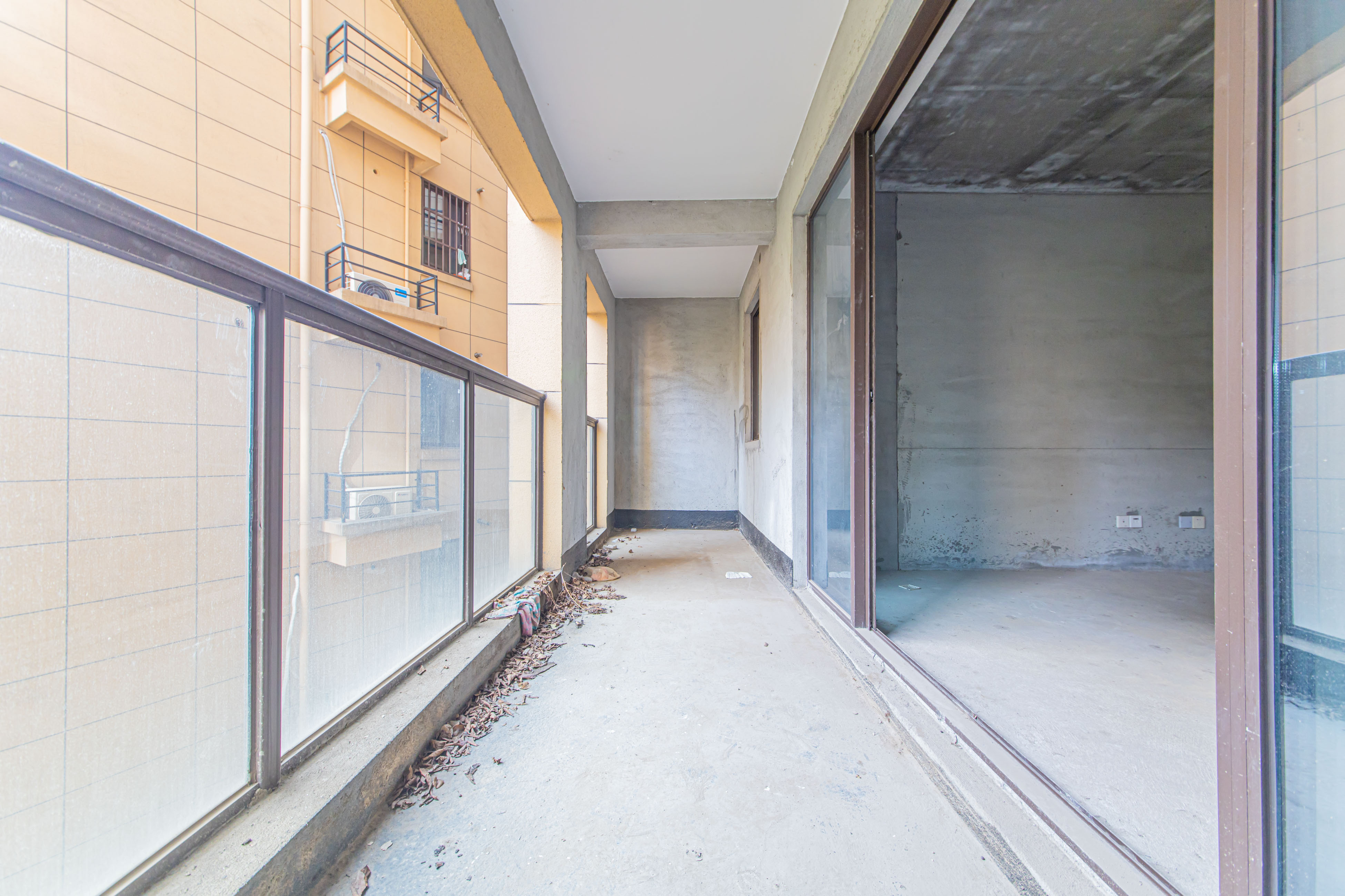 鑫远悦城(鑫远悦时代) 4室2厅2卫 110.0万 鑫远悦城(鑫远悦时代) 4室2厅2卫 110.0万阳台