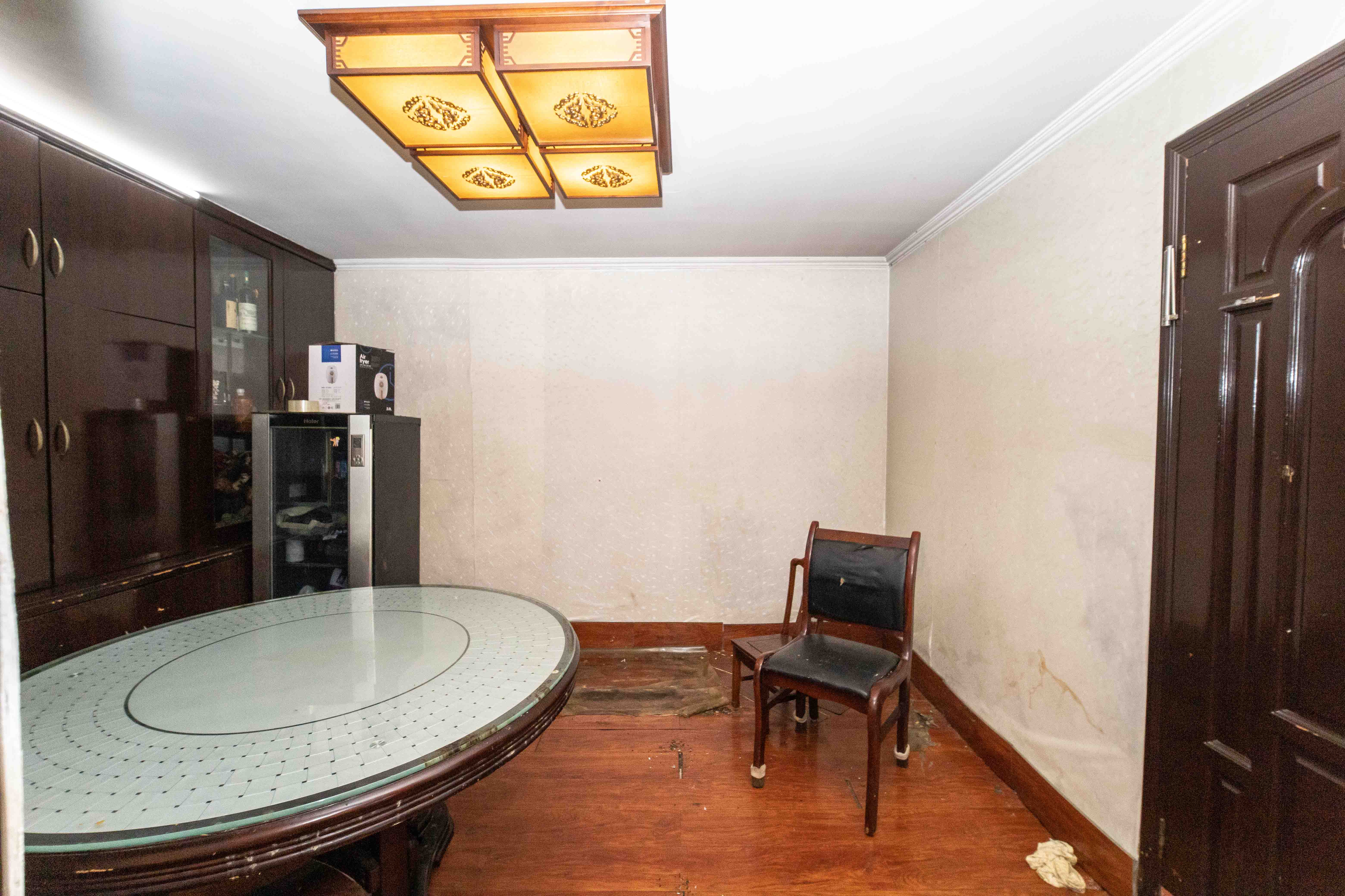 火星一片  4室2厅3卫    125.0万其他