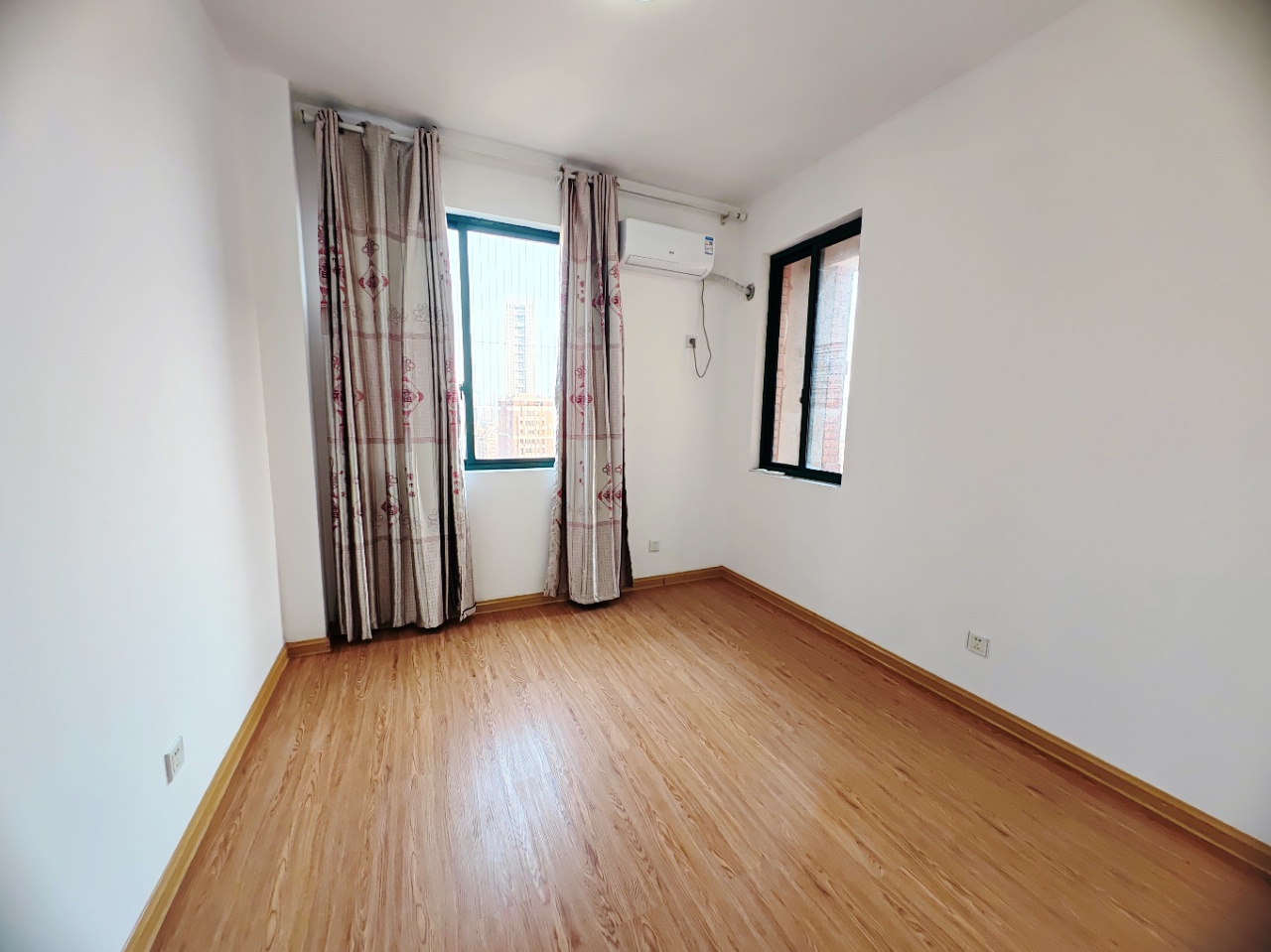 尚格名城花好悦园4期 4室2厅2卫 45.0万 尚格名城花好悦园4期 4室2厅2卫 45.0万室内图