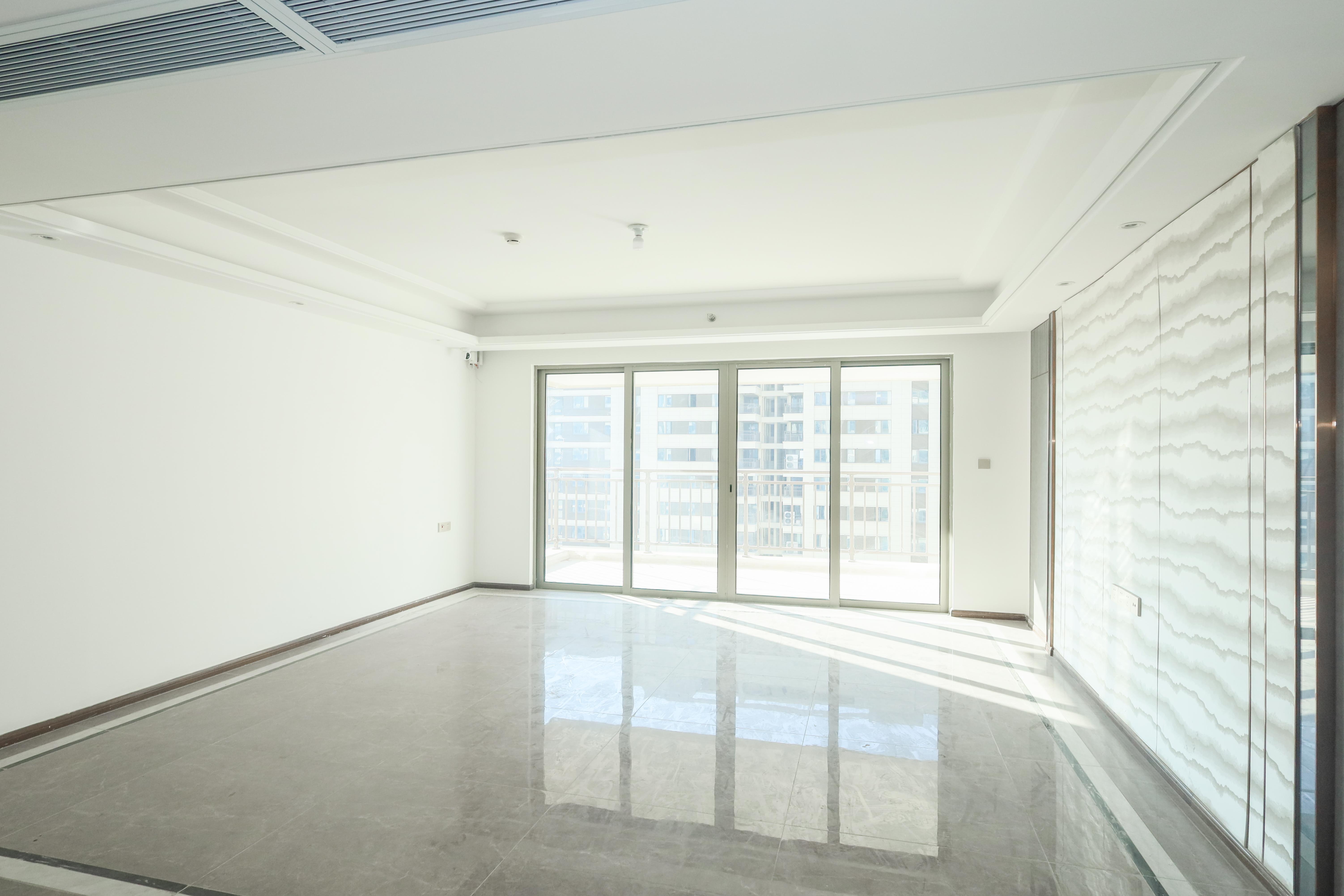 梅溪华府(新城金茂梦想华府) 4室2厅2卫 320.0万 梅溪华府(新城金茂梦想华府) 4室2厅2卫 320.0万客厅