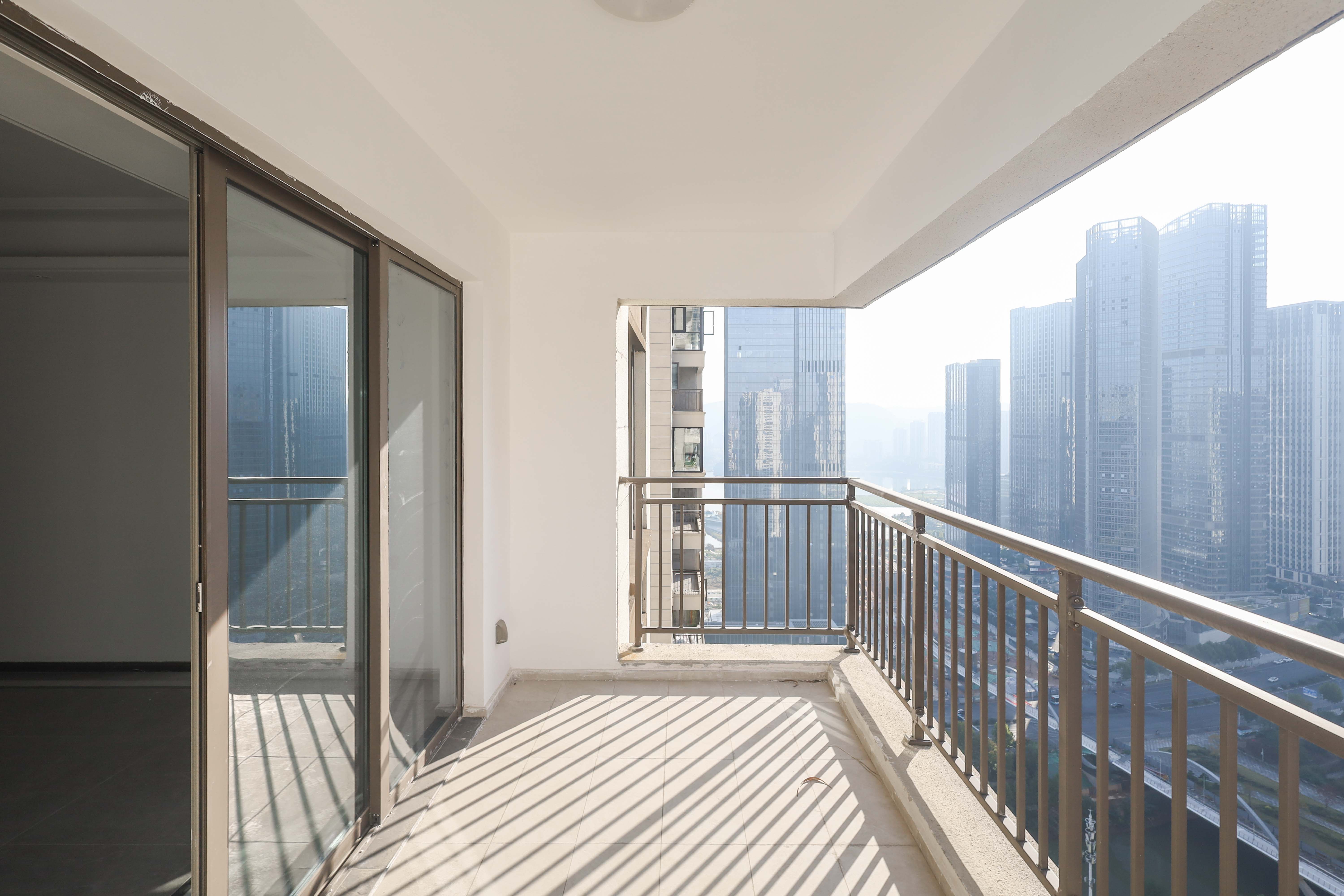 梅溪华府(新城金茂梦想华府) 4室2厅2卫 320.0万 梅溪华府(新城金茂梦想华府) 4室2厅2卫 320.0万阳台