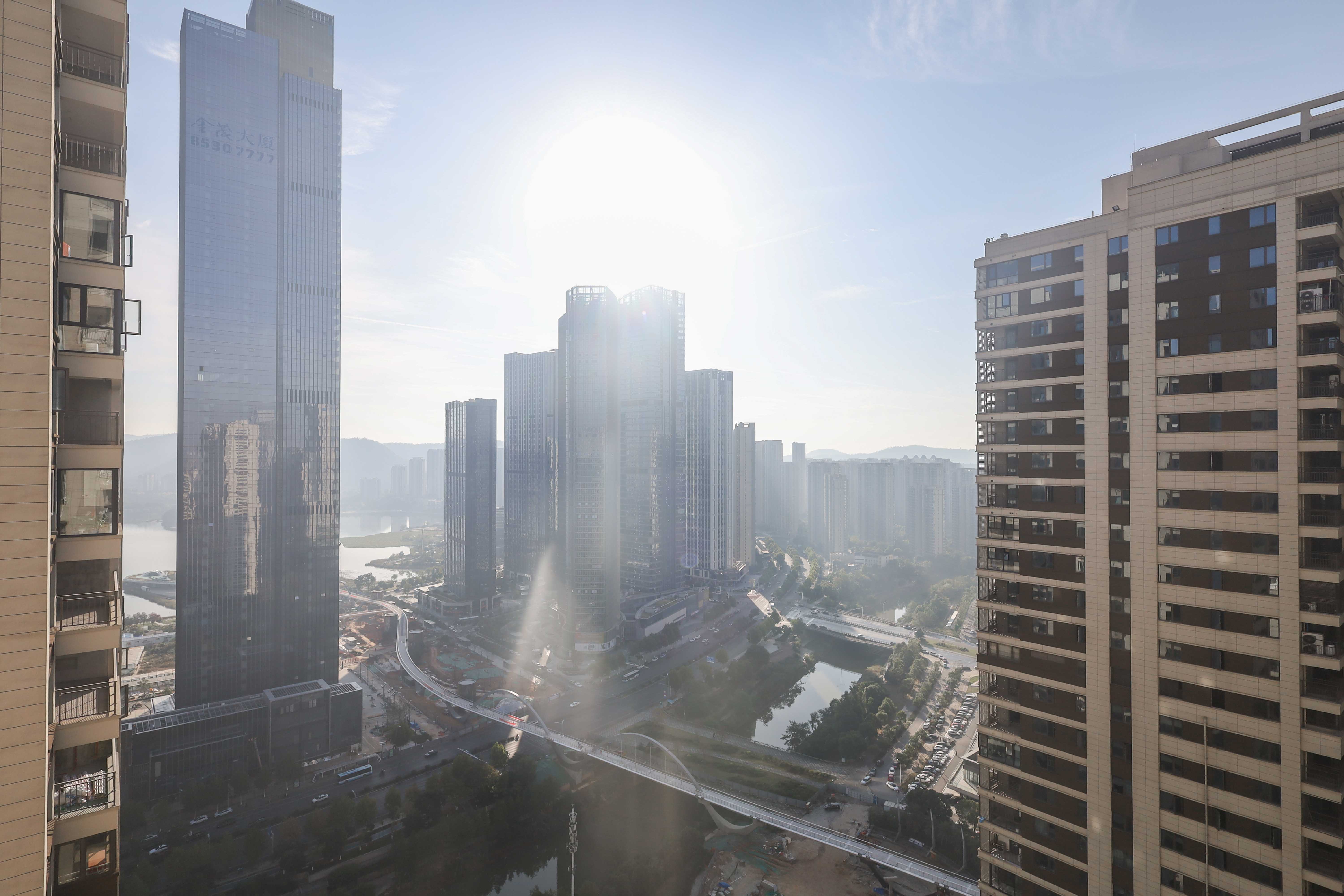 梅溪华府(新城金茂梦想华府) 4室2厅2卫 320.0万 梅溪华府(新城金茂梦想华府) 4室2厅2卫 320.0万阳台