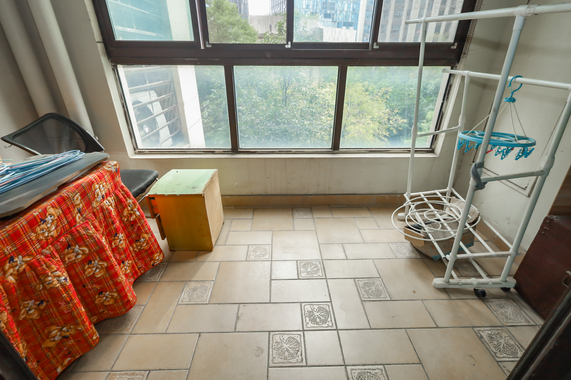 绿地中央广场  3室2厅2卫    158.0万阳台