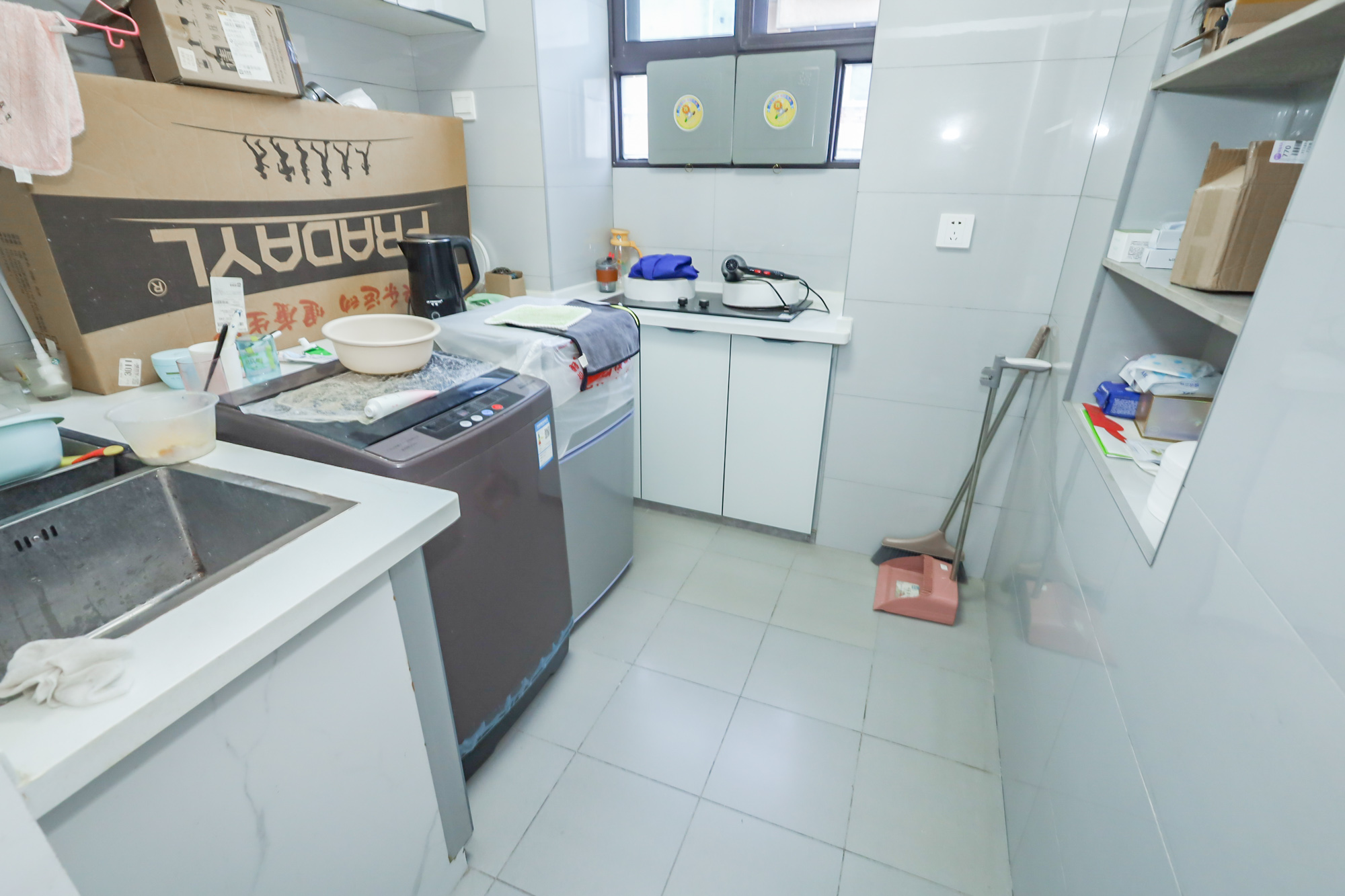老鸦冲社区  2室1厅1卫   42.00万厨房
