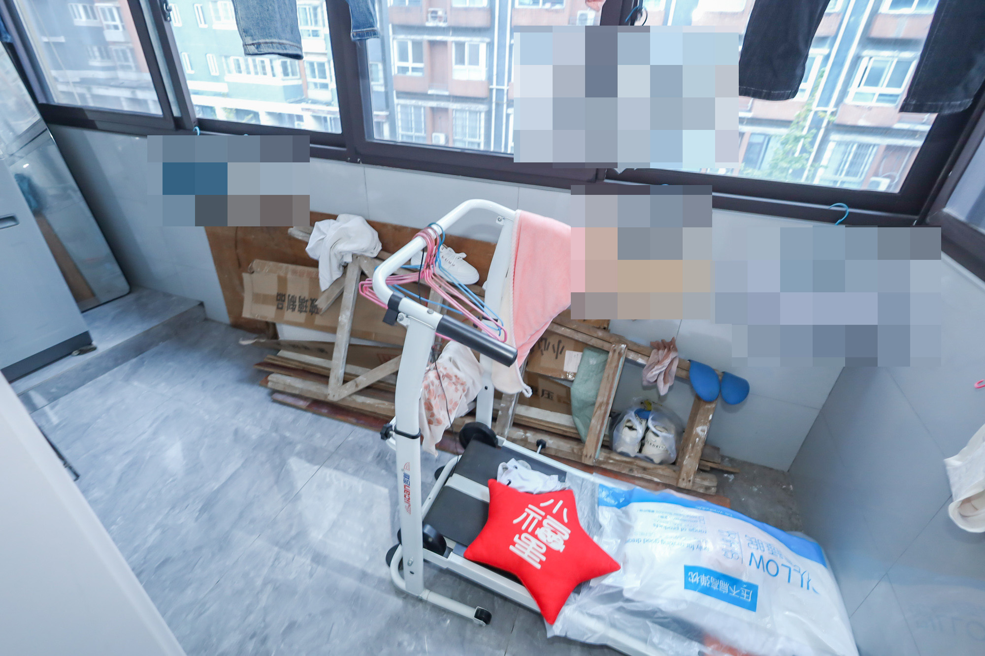 老鸦冲社区  2室1厅1卫   42.00万阳台
