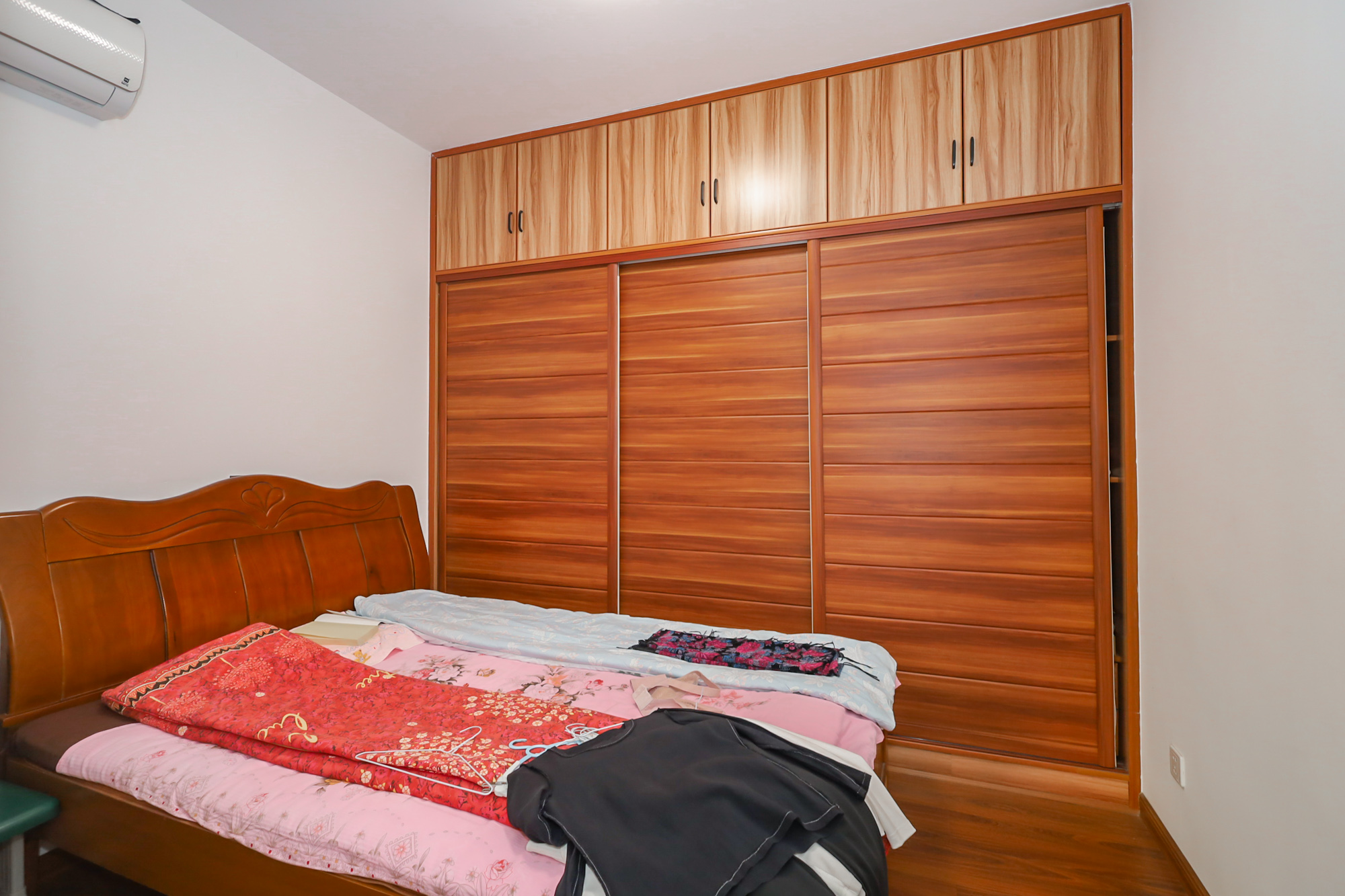 华韵城市海岸(城市水岸苑) 2室1厅1卫 67.5万 华韵城市海岸(城市水岸苑) 2室1厅1卫 67.5万卧室