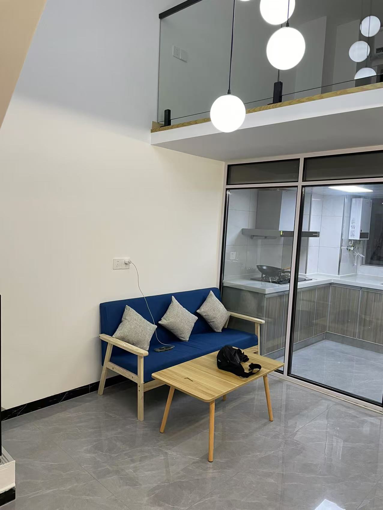 天鸿天府(天鸿中央大院) 1室2厅1卫 1800.0元/月 天鸿天府(天鸿中央大院) 1室2厅1卫 1800.0元/月室内图