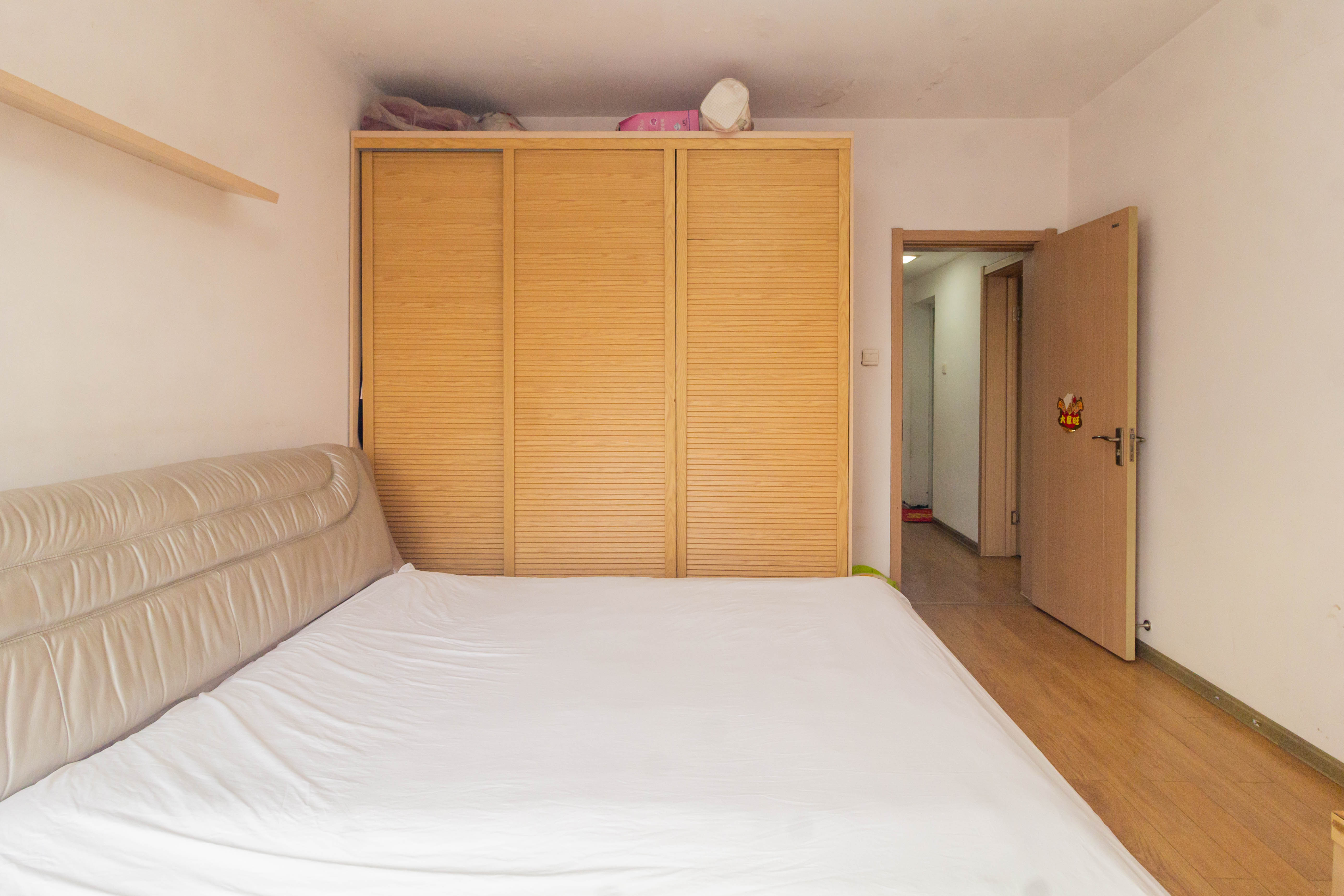 华天LOHO小镇  3室2厅2卫    56.8万 华天LOHO小镇  3室2厅2卫    56.8万卧室