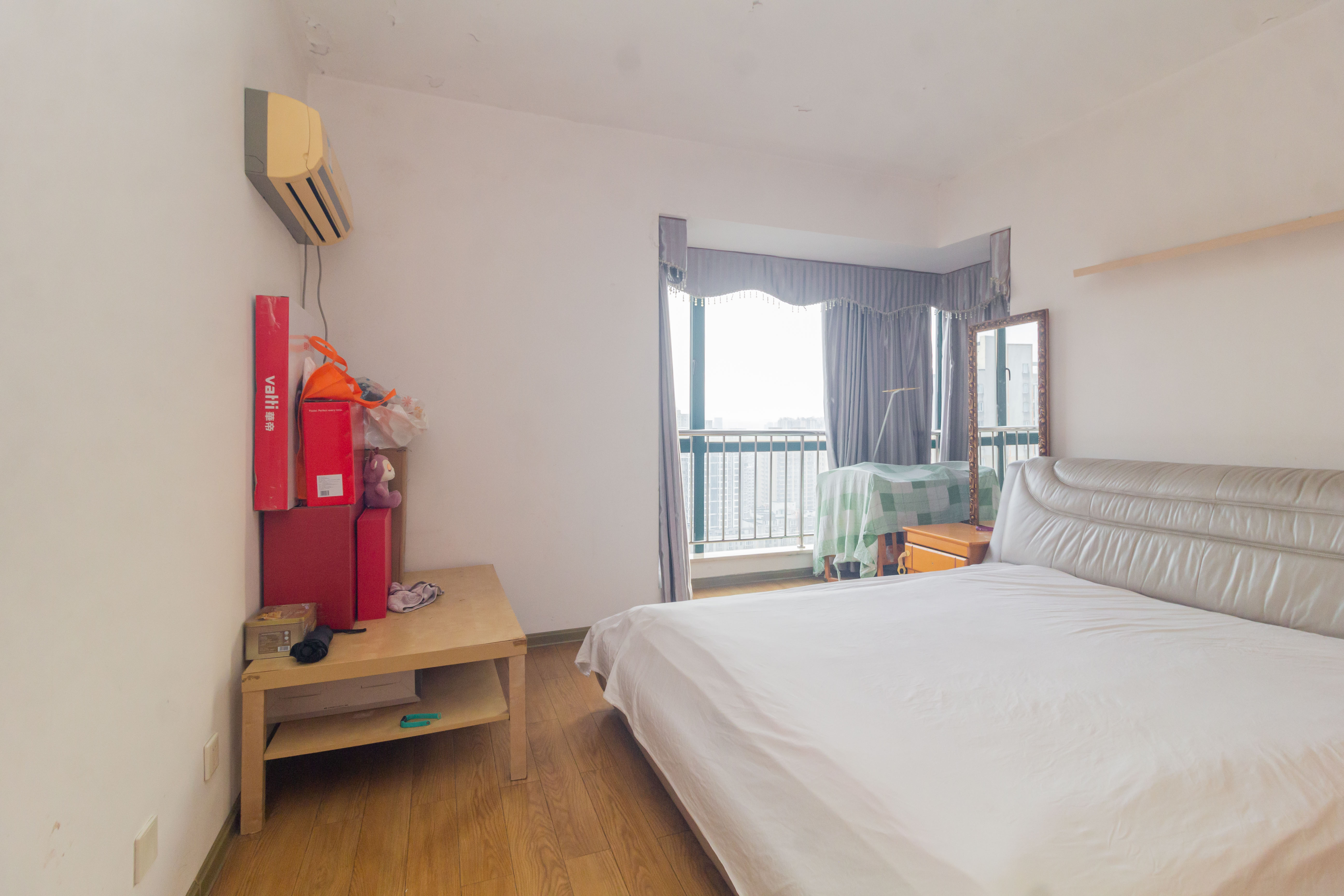 华天LOHO小镇  3室2厅2卫    56.8万 华天LOHO小镇  3室2厅2卫    56.8万卧室