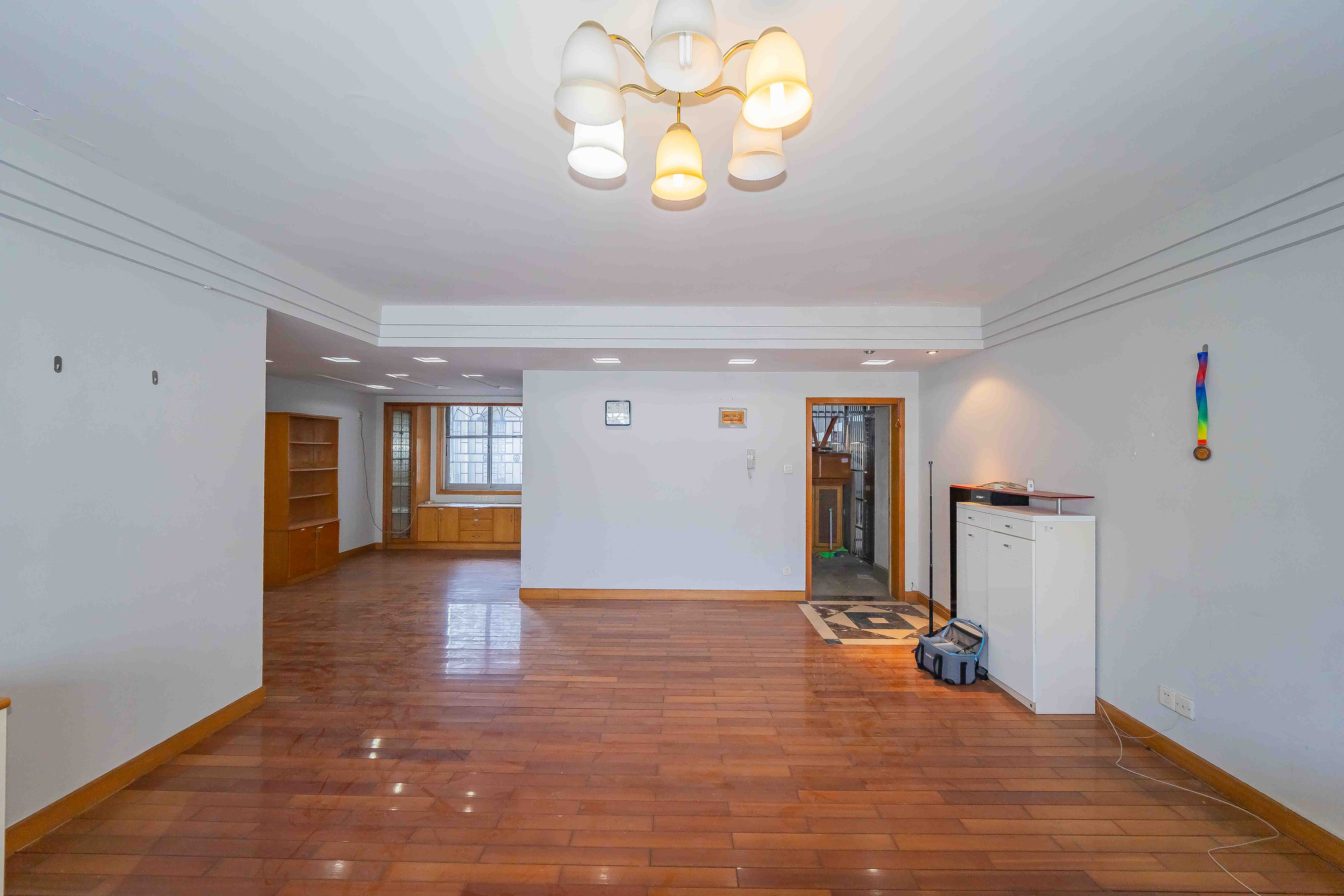 鸿园小区 3室2厅2卫 108.0万 鸿园小区 3室2厅2卫 108.0万客厅