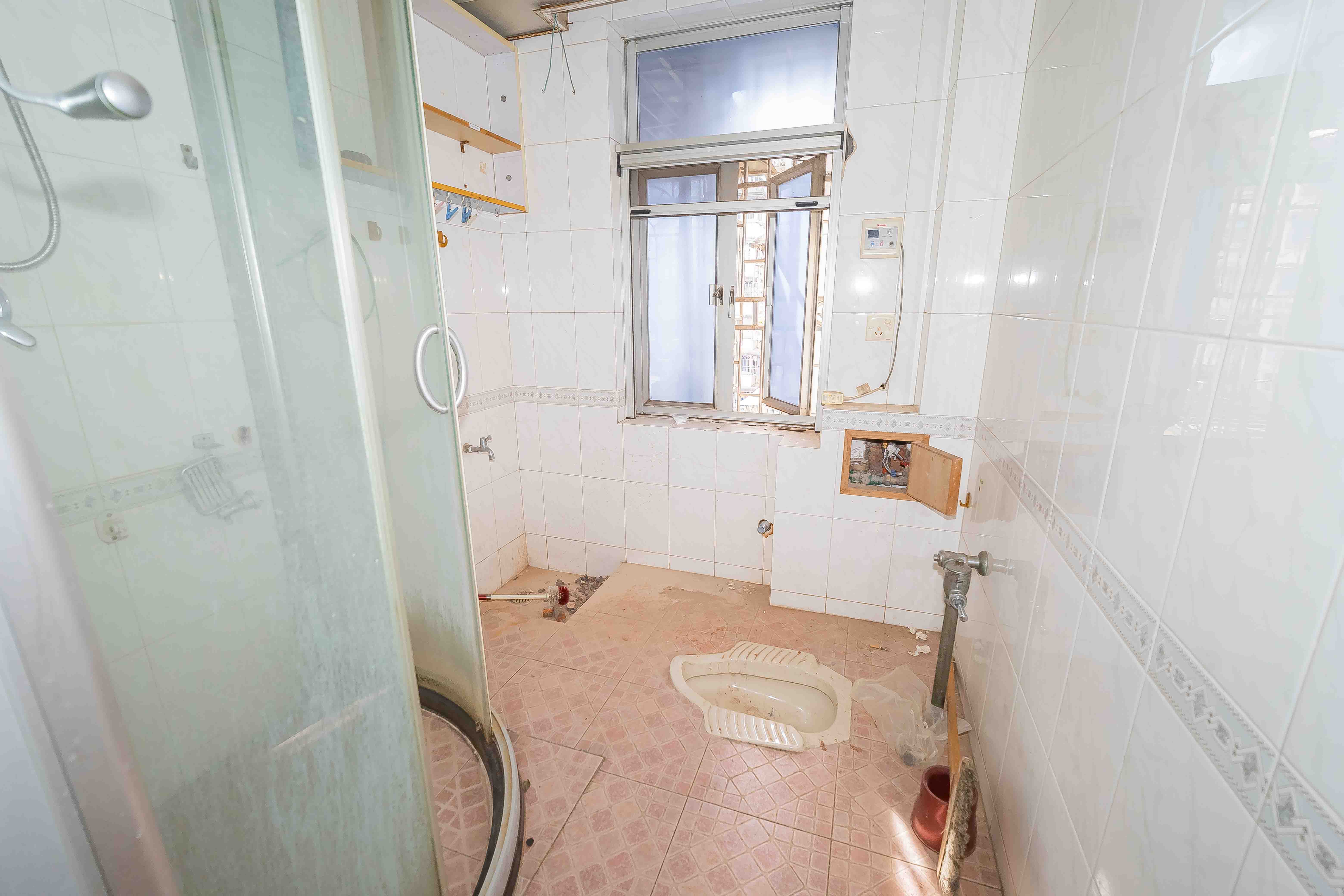 鸿园小区 3室2厅2卫 108.0万 鸿园小区 3室2厅2卫 108.0万卫生间