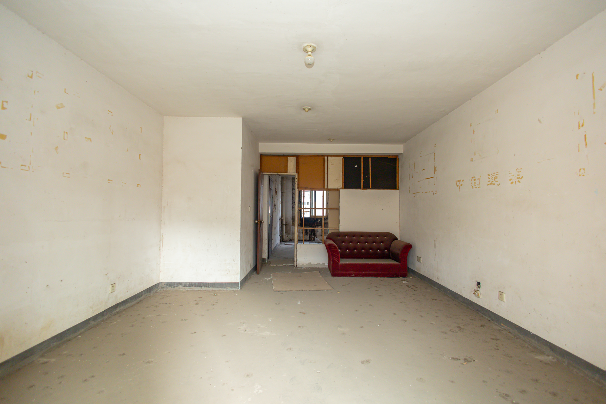 晶华美地  3室2厅2卫    69.8万 晶华美地  3室2厅2卫    69.8万客厅