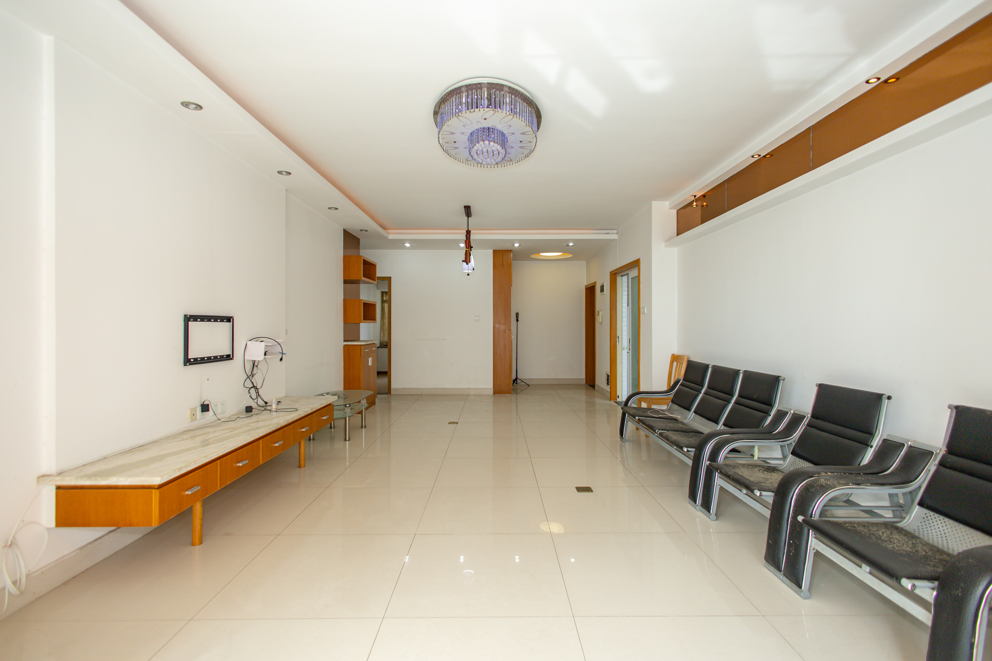 紫晶城  3室2厅2卫    85.0万 紫晶城  3室2厅2卫    85.0万客厅