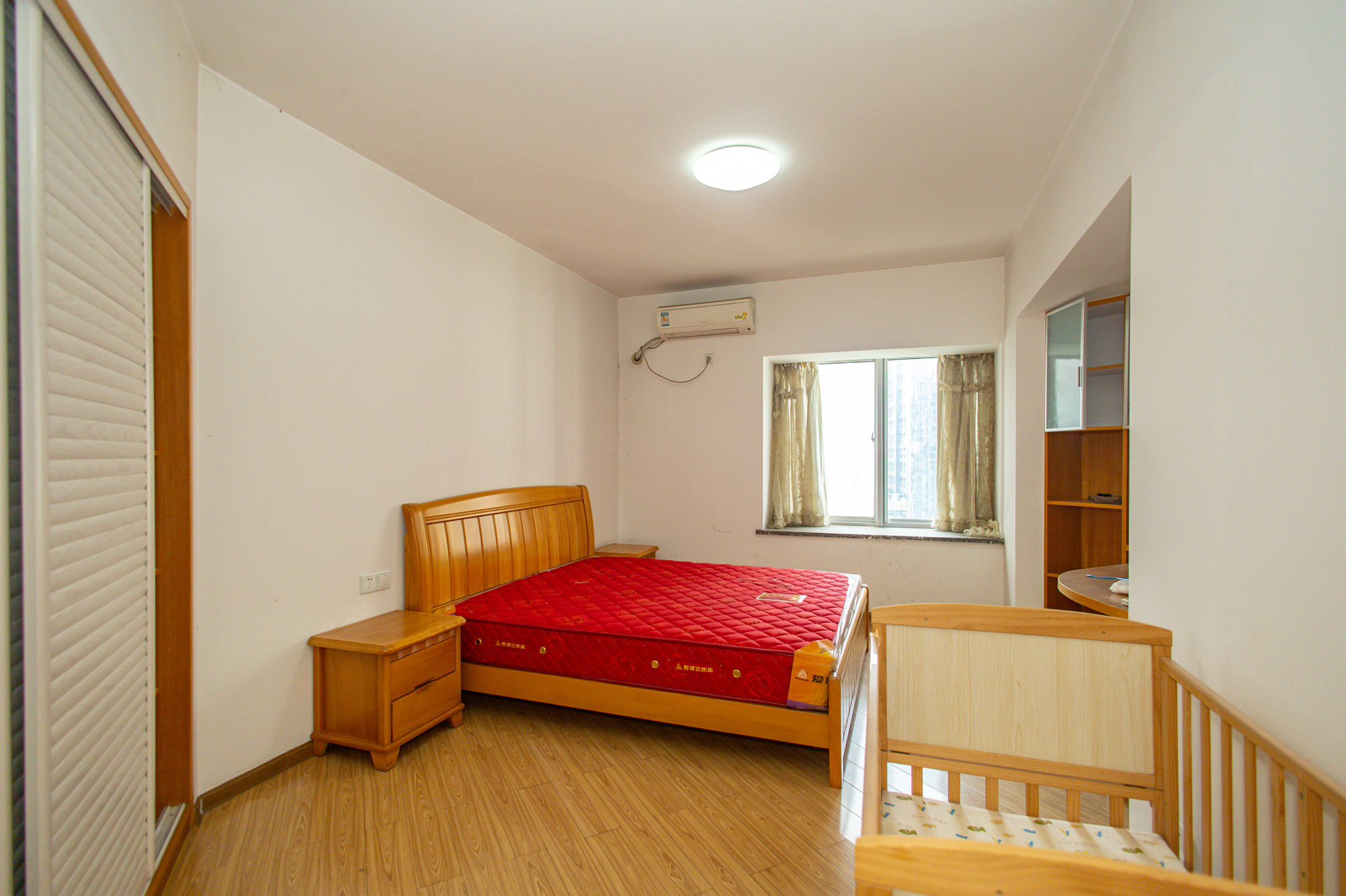 紫晶城  3室2厅2卫    85.0万 紫晶城  3室2厅2卫    85.0万卧室