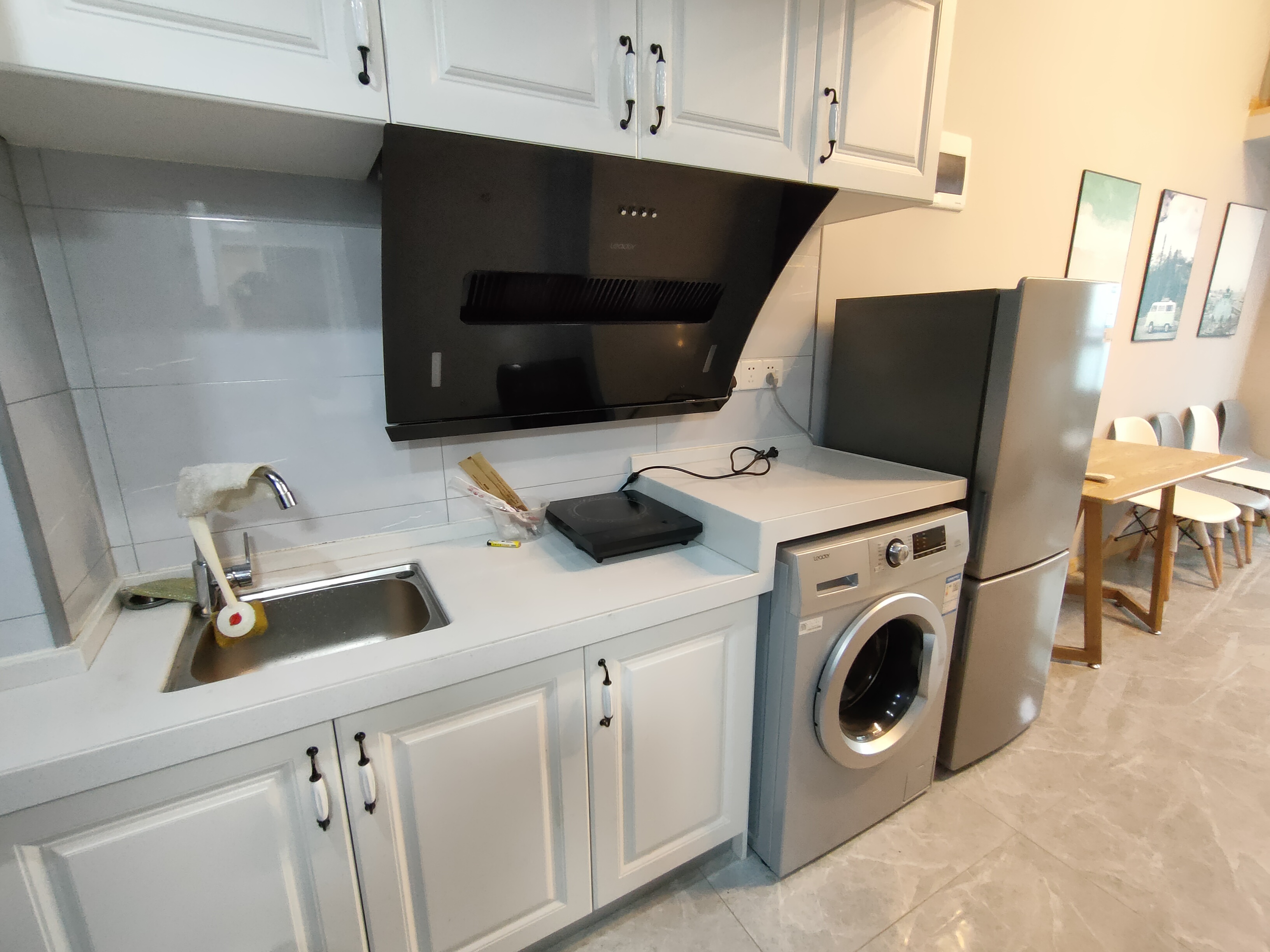 东盈商业广场(华泉城市广场) 2室1厅1卫 2600.0元/月 东盈商业广场(华泉城市广场) 2室1厅1卫 2600.0元/月室内图