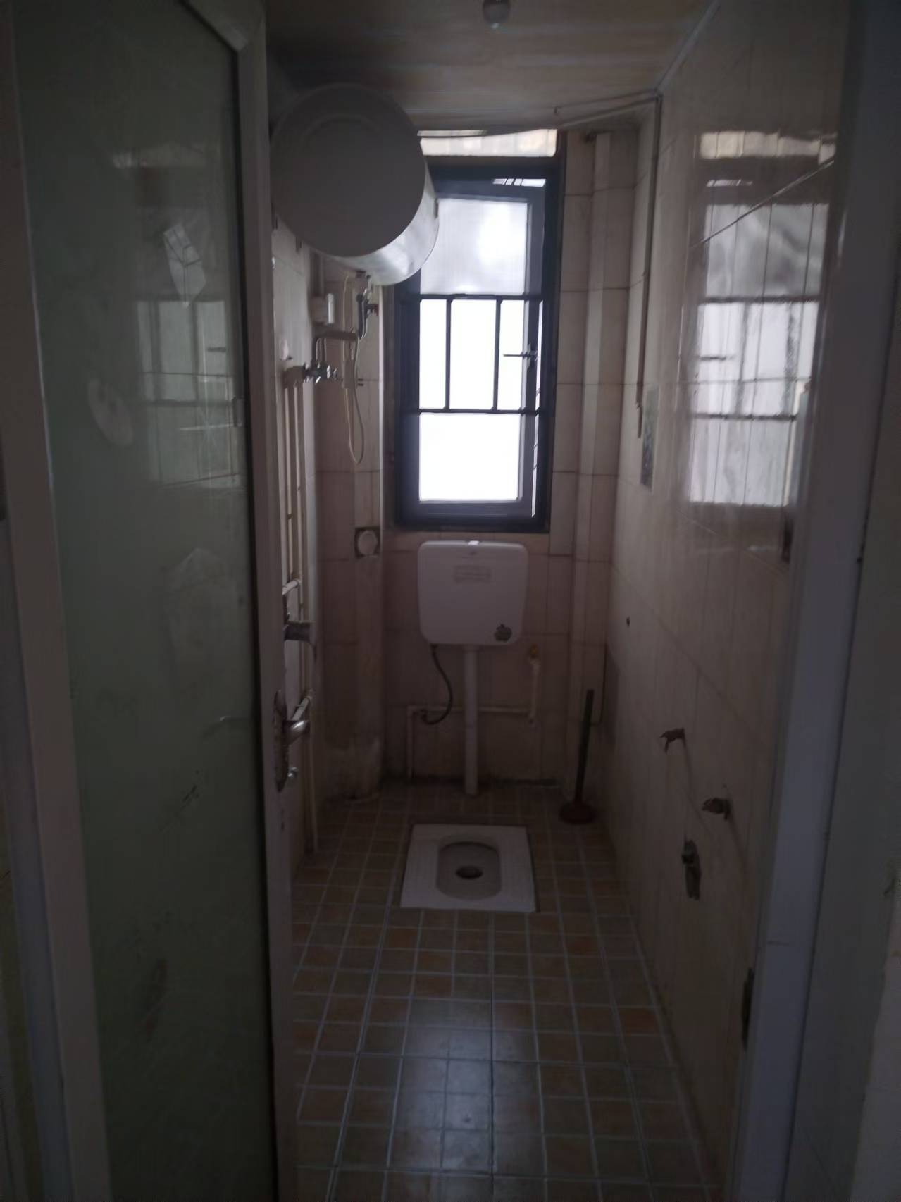 洞井商贸城 1室1厅1卫 1000.0元/月 洞井商贸城 1室1厅1卫 1000.0元/月室内图