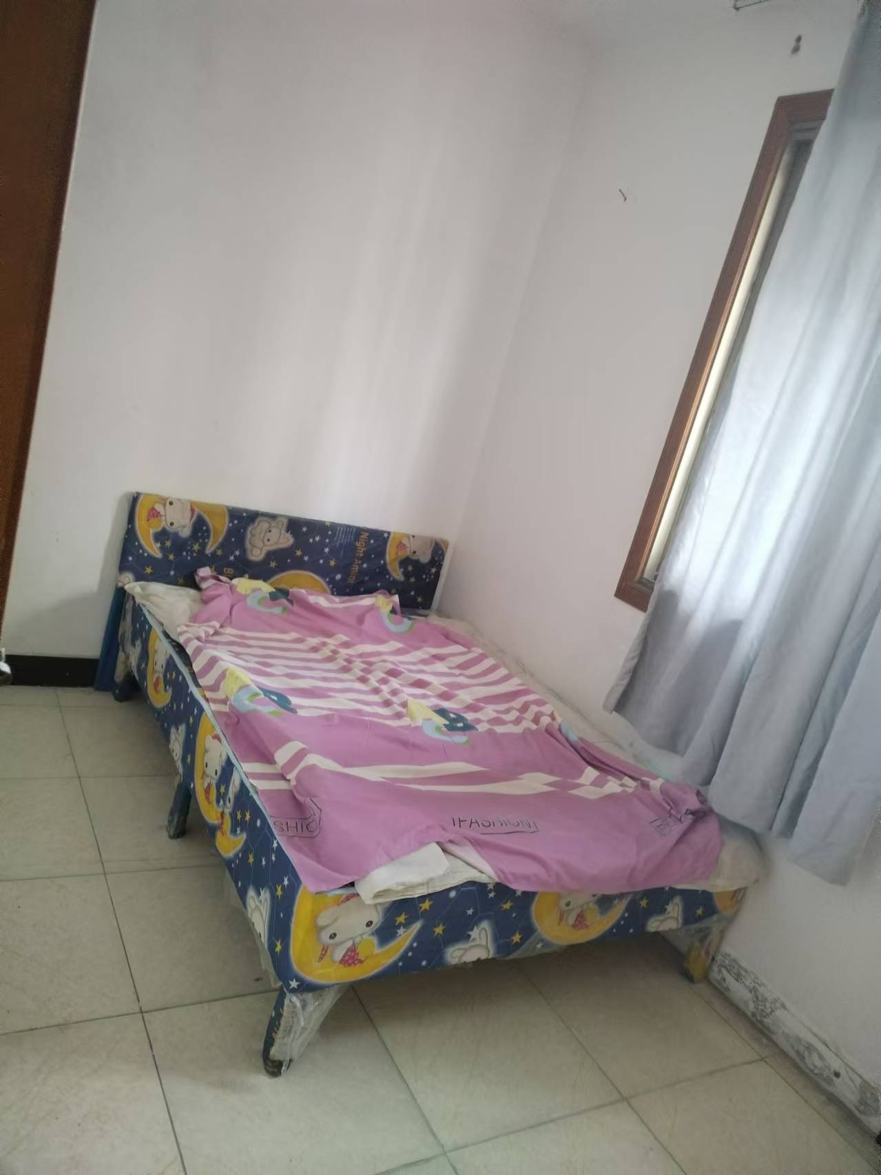 洞井商贸城 1室1厅1卫 1000.0元/月 洞井商贸城 1室1厅1卫 1000.0元/月室内图