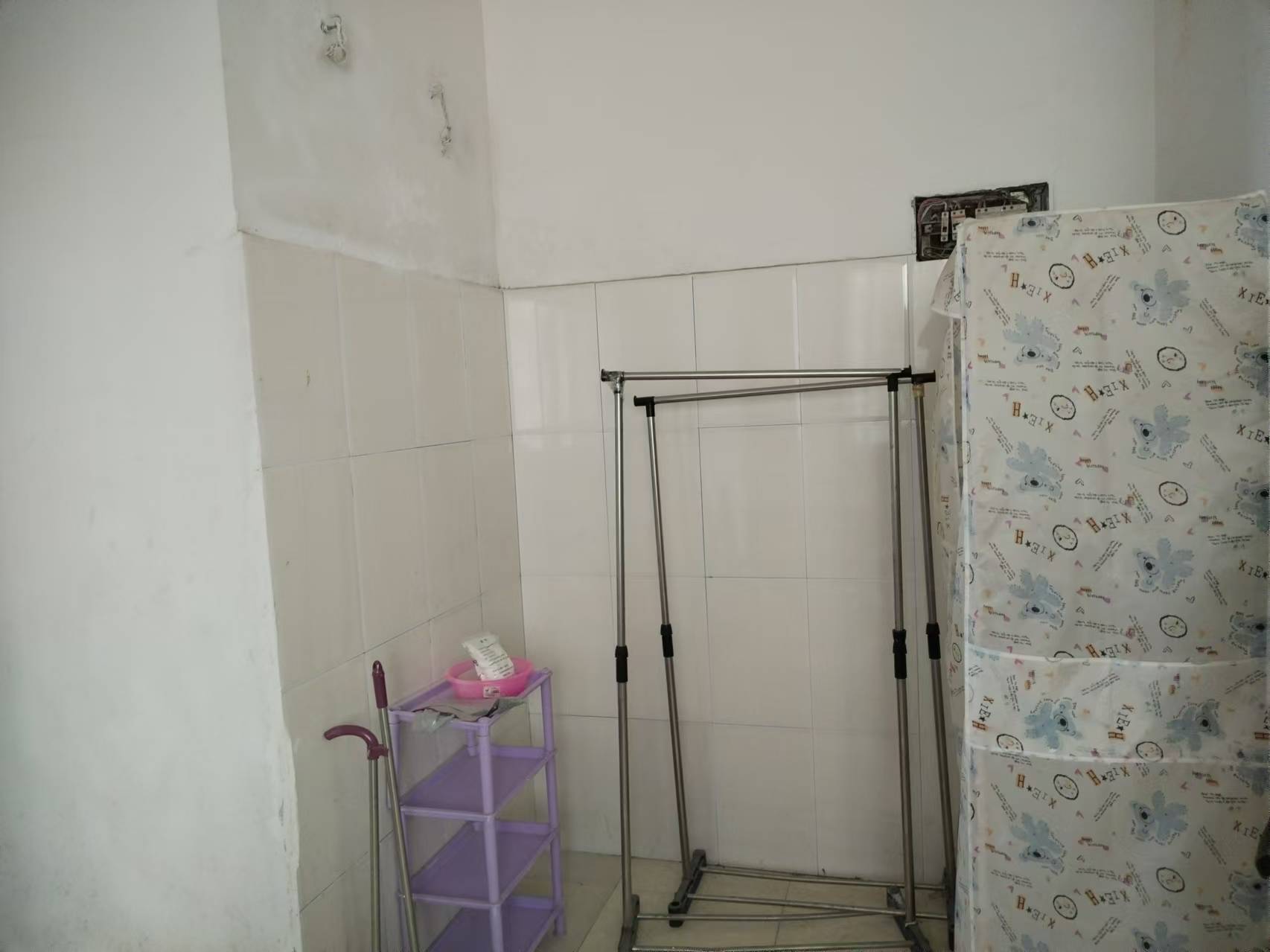 洞井商贸城 1室1厅1卫 1000.0元/月 洞井商贸城 1室1厅1卫 1000.0元/月室内图