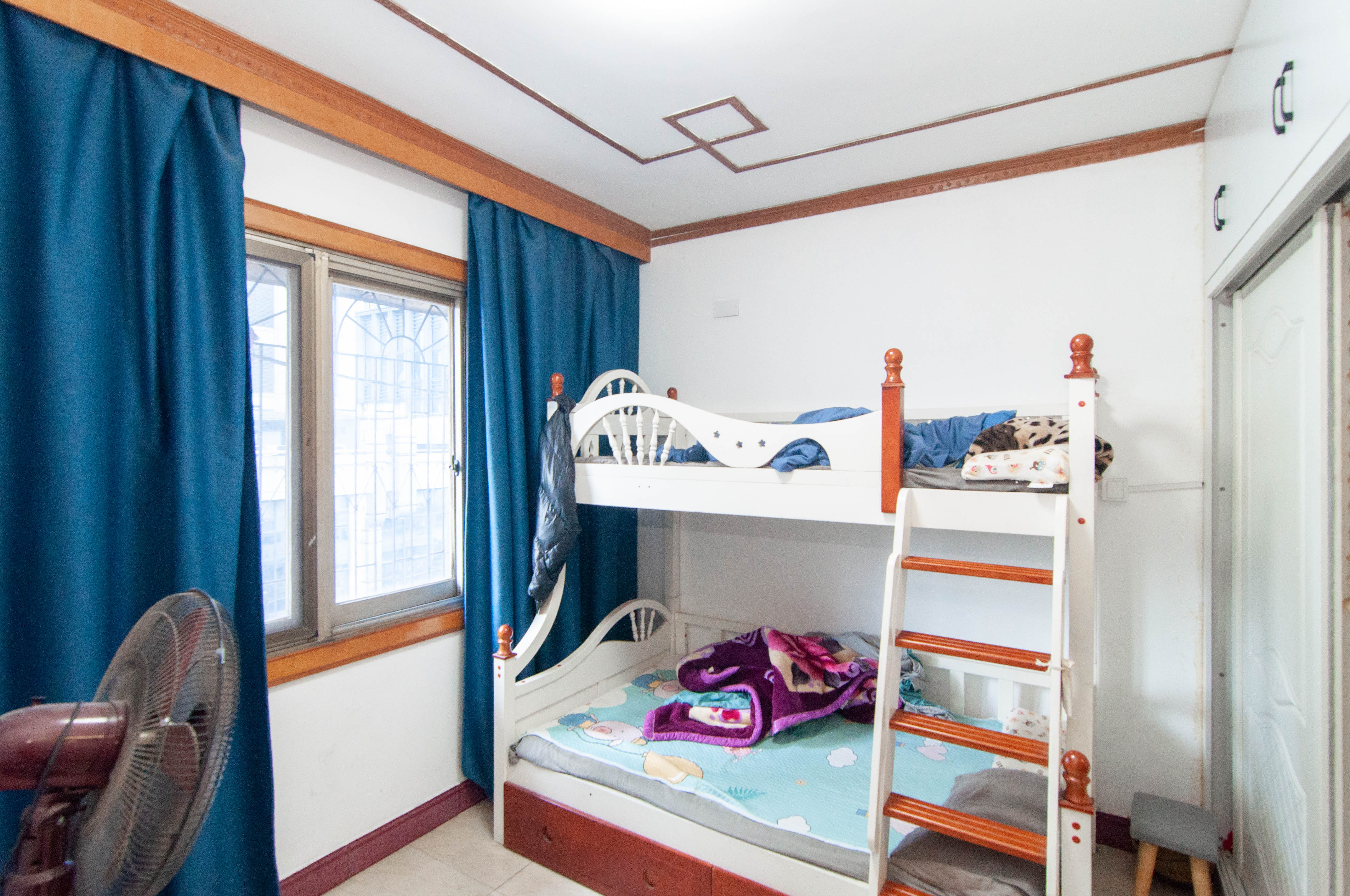欣欣新村  4室2厅1卫   55.00万其他