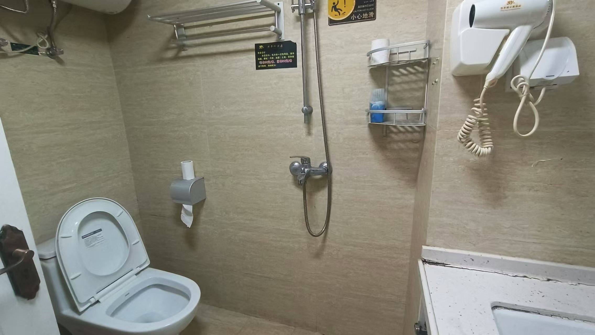 五江天街北区 1室1厅1卫 1500.0元/月 五江天街北区 1室1厅1卫 1500.0元/月室内图