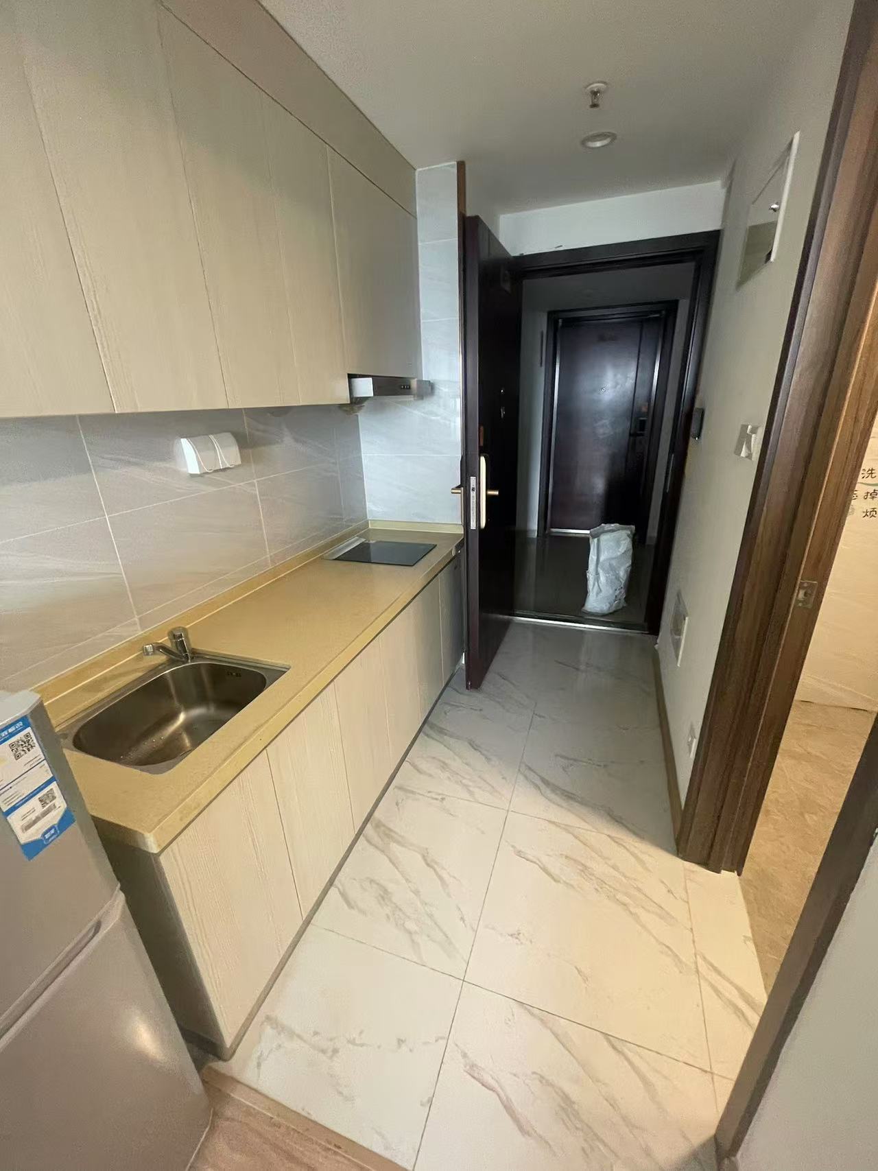 新长海漓湘悦  1室1厅1卫    1400.0元/月 新长海漓湘悦  1室1厅1卫    1400.0元/月室内图