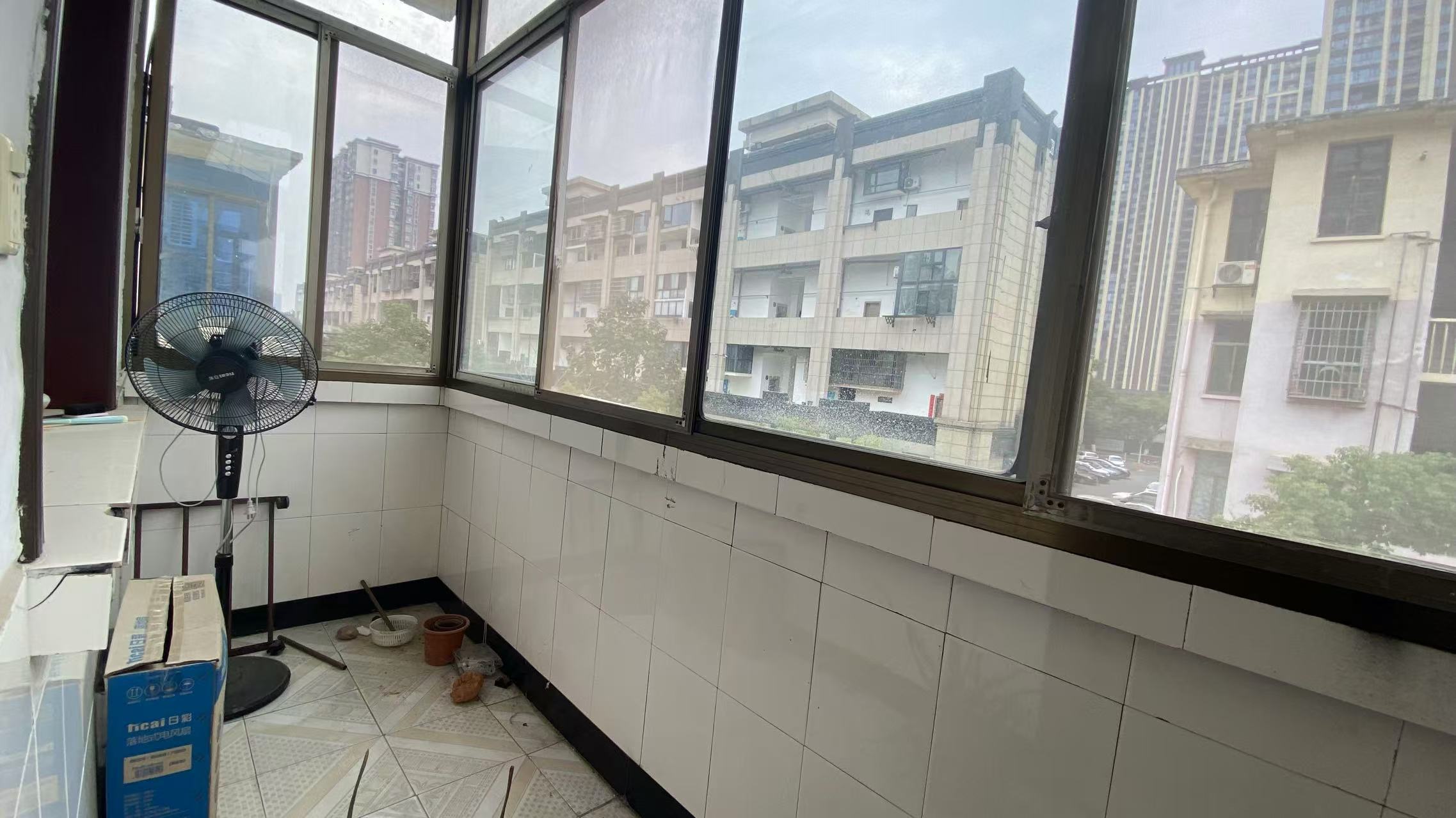 针织新村小区(内衣厂家属楼) 1室1厅1卫 400.0元/月 针织新村小区(内衣厂家属楼) 1室1厅1卫 400.0元/月室内图