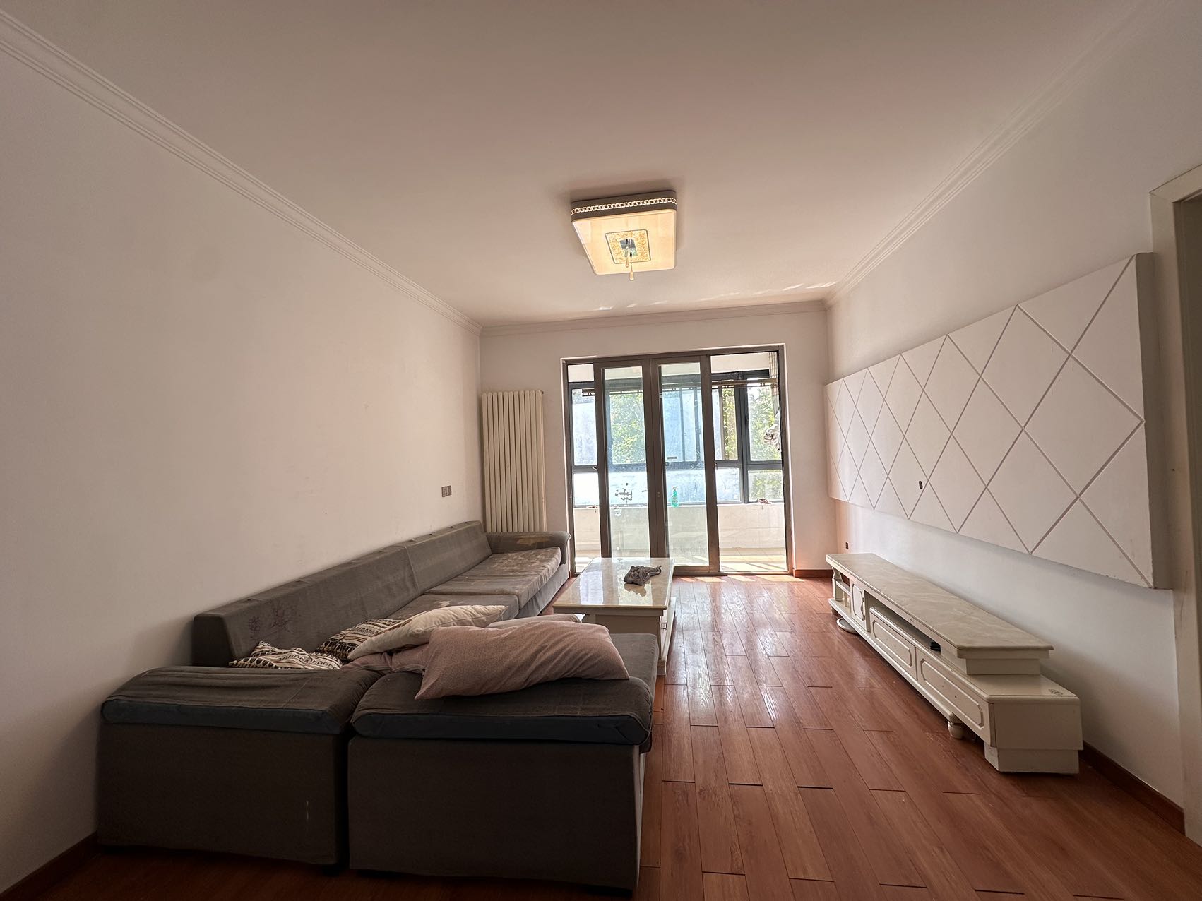 怡海星城  3室2厅2卫    2200.0元/月 怡海星城  3室2厅2卫    2200.0元/月室内图