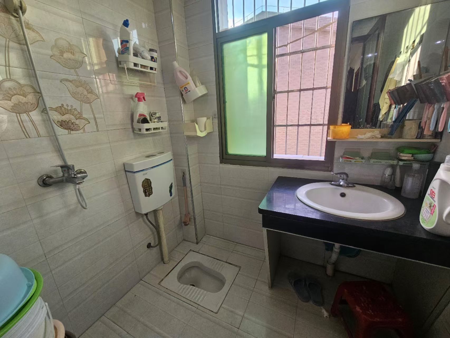 大立小区 1室1厅3卫 1000.0元/月 大立小区 1室1厅3卫 1000.0元/月室内图