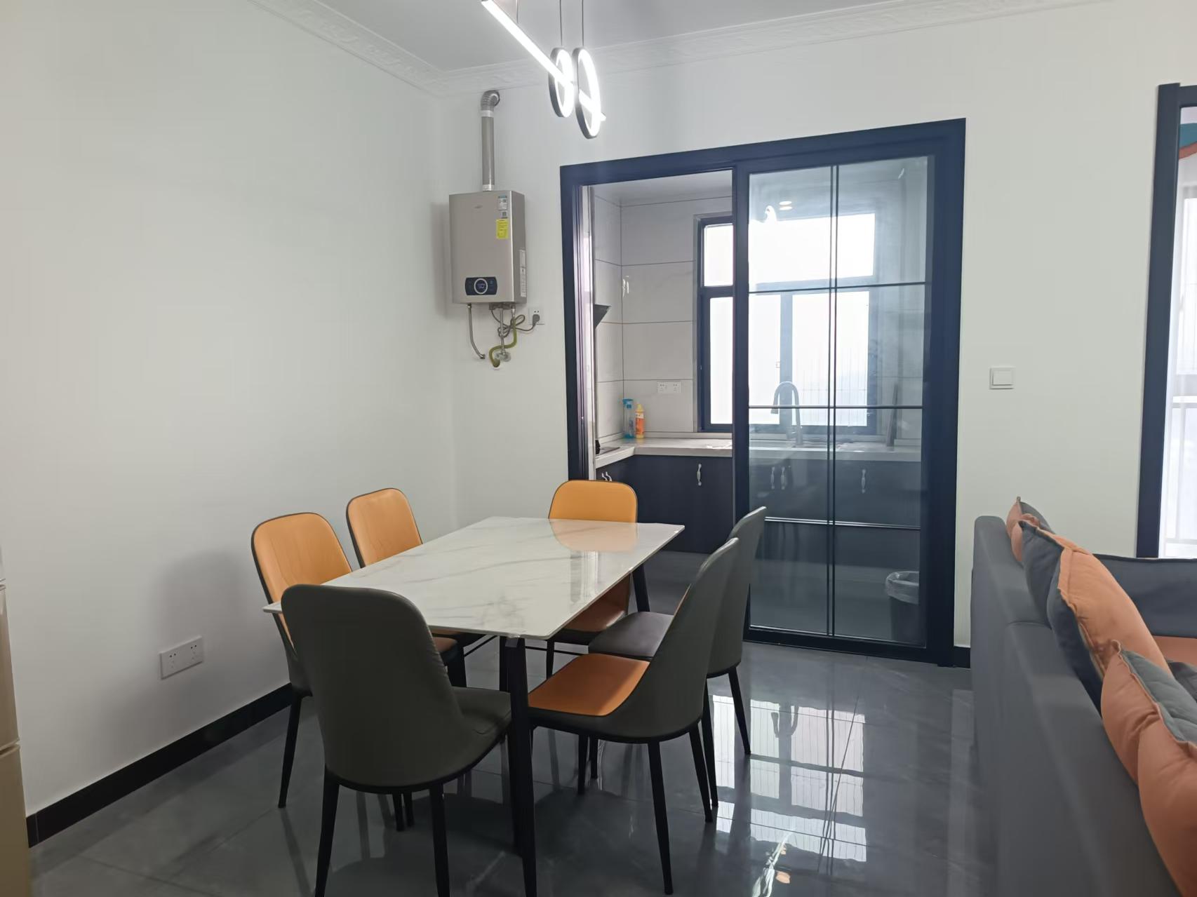 书香名邸二期:SOHO银座 3室2厅2卫 2200.0元/月 书香名邸二期:SOHO银座 3室2厅2卫 2200.0元/月室内图